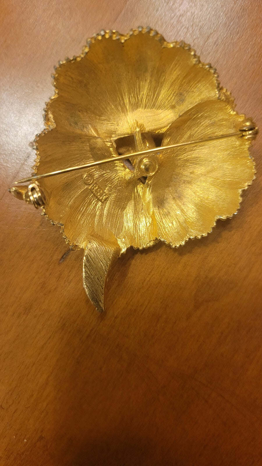 Vtg Signed BSK Textured Gold Tone Pearls Large Flower Brooch Pin