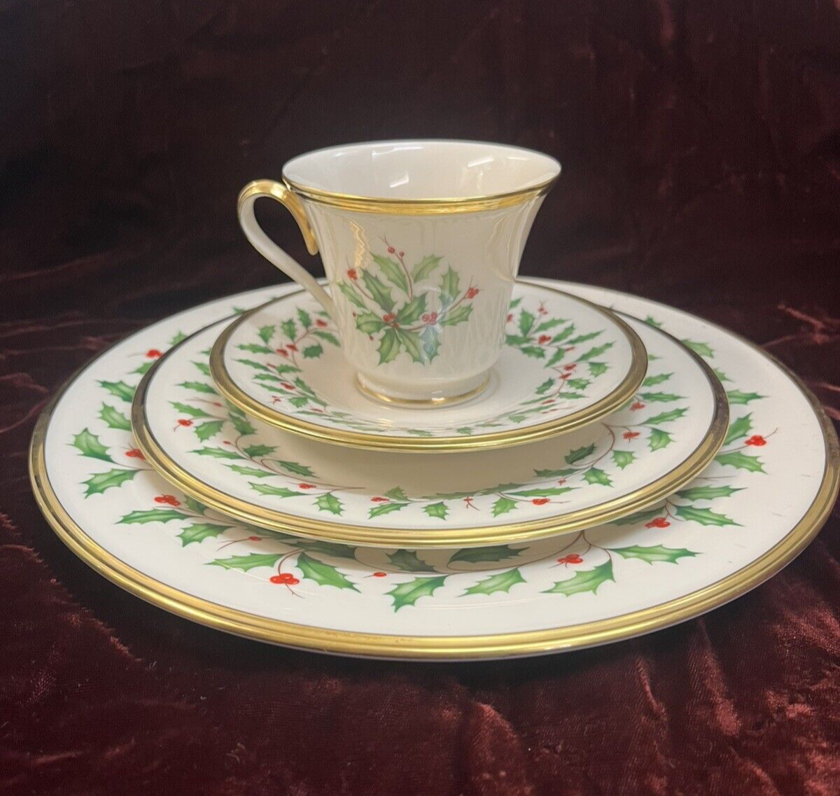 Lenox Ivory China Holiday Tea Cup and Saucer Holly Berry Gold Rim