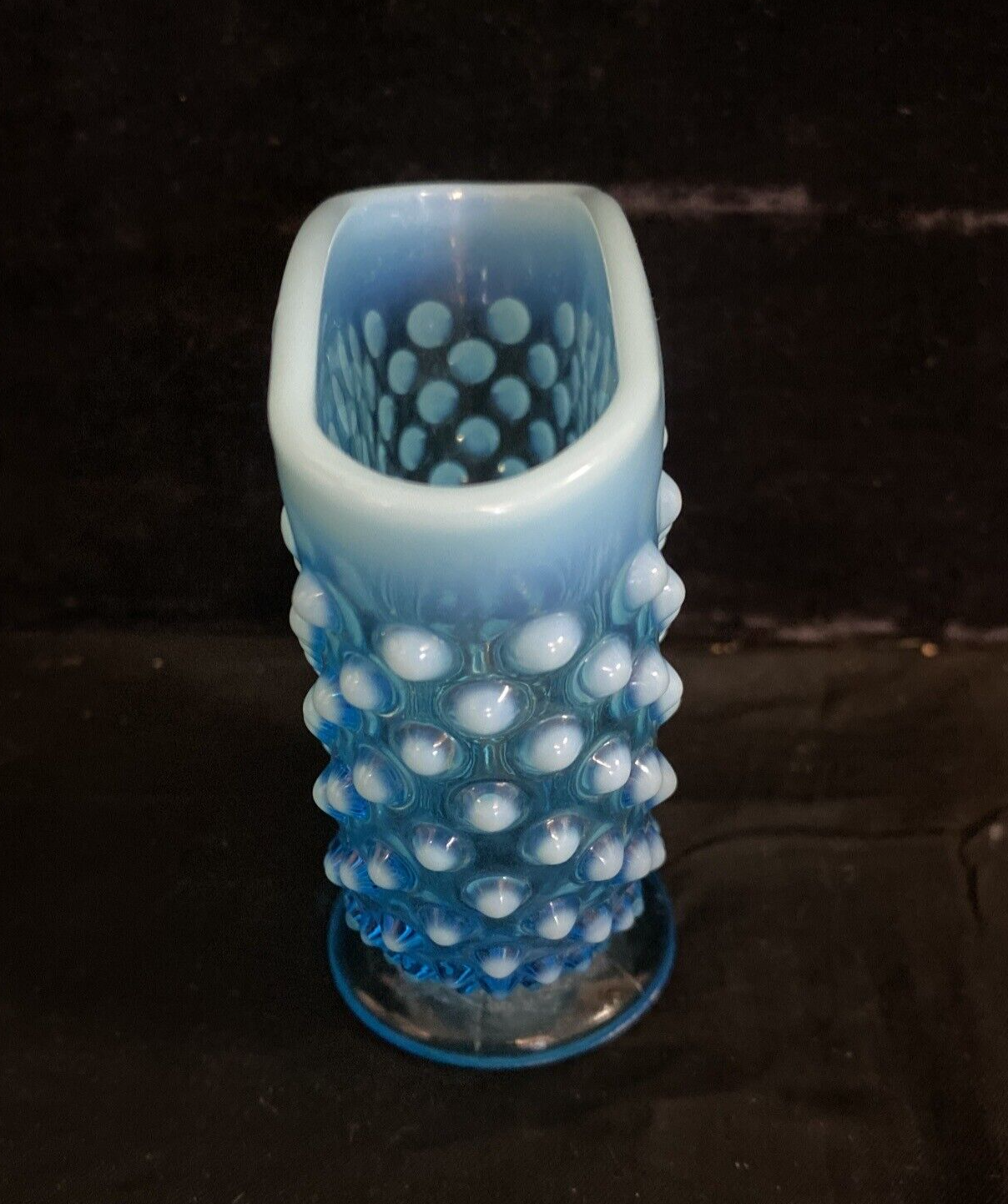 FENTON BLUE OPALESCENT HOBNAIL GLASS MINI FOOTED FAN VASE - CIRCA 1940 EXCELLENT
