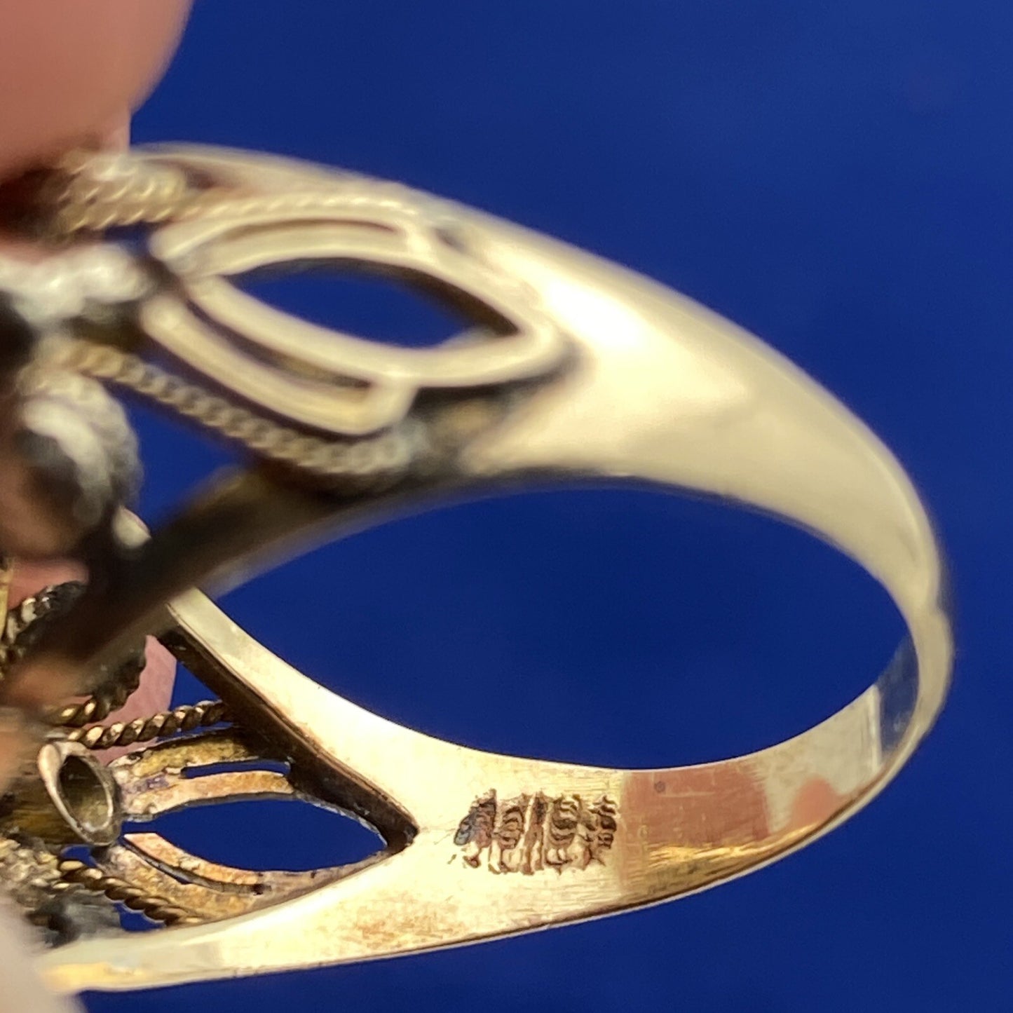 10k Yellow Gold 1960s Thailand Ring Synthetic Stones Size 7.75 5.3g