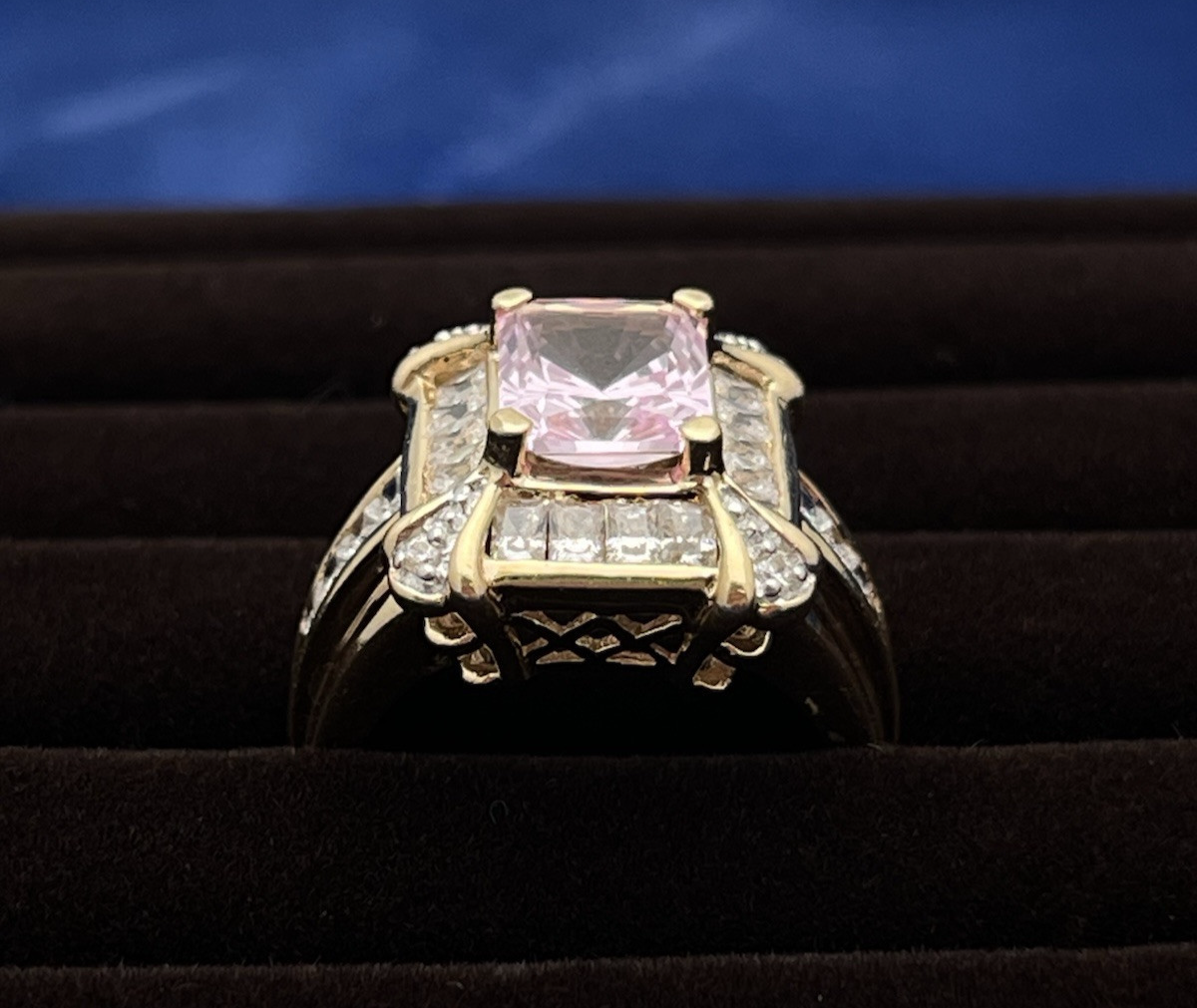 14k Yellow Gold Lab Created Sapphire and Diamond Ring MEDA  China SZ 6.75 7.48 g