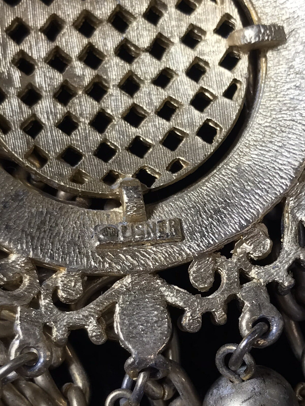 LISNER Goldtone Pendant Runway Necklace  24 INCH LONG DROP  WITH TASSEL 4 INCH