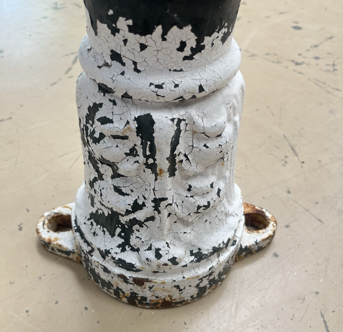 WHITE PAINTED FRENCH CAST IRON FOLIATED STANCHION BOLLARD POST 24.5"