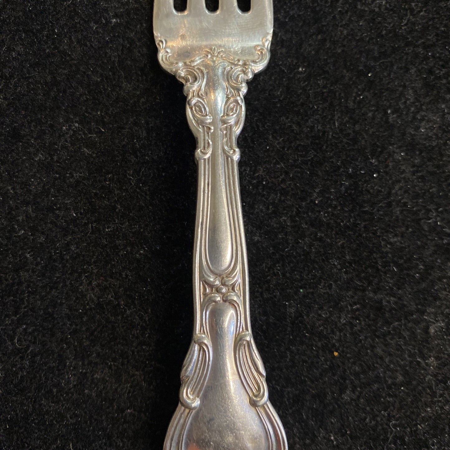 Gorham Sterling Chantilly 4 1/2" Baby Fork 24.66g 1895