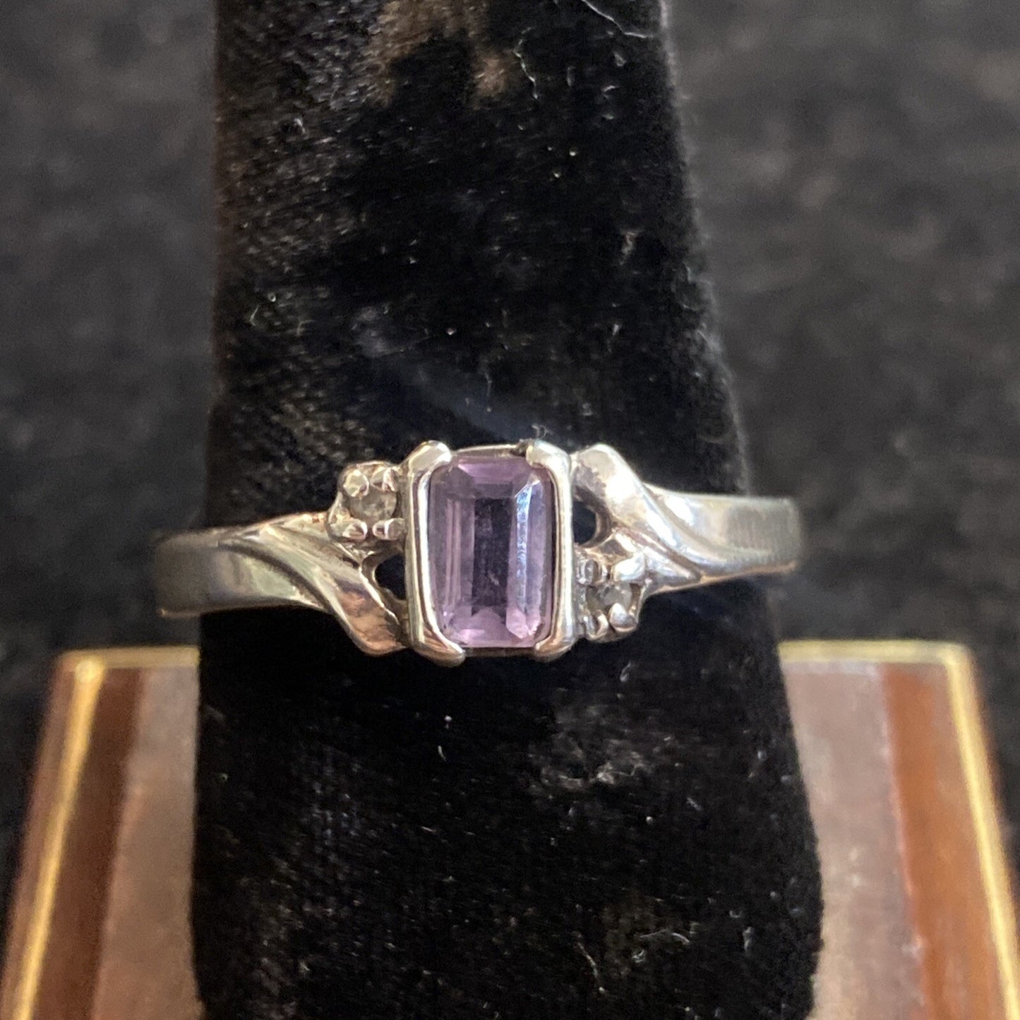 Avon Sterling Silver 925 Amethyst Stone Ring SZ 9.75 3.3g