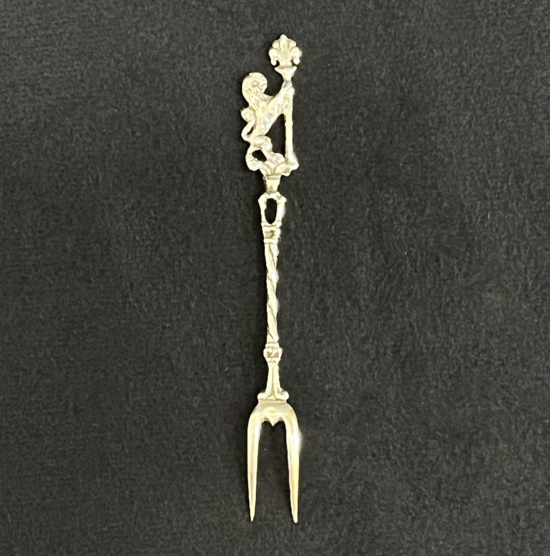 Antique Italian 5g Firenze .800 Silver Heraldic Lion Figural Olive Fork 4"