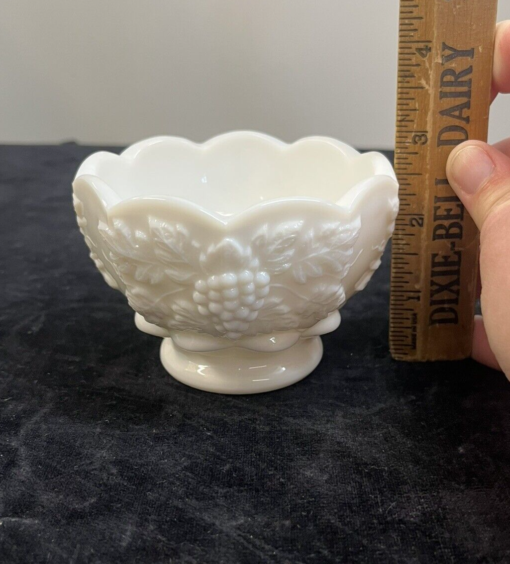 Set of 2 Westmoreland Paneled Grape Oyster Fruit Cocktail Bowls Milk Glass 2.75"