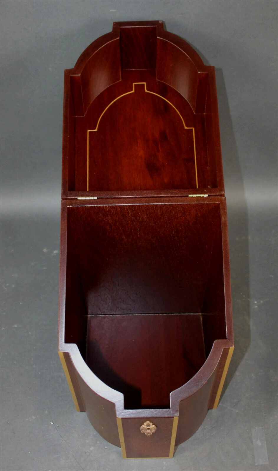 Neoclassical Hepplewhite style Open Mahogany Knife Box Storage