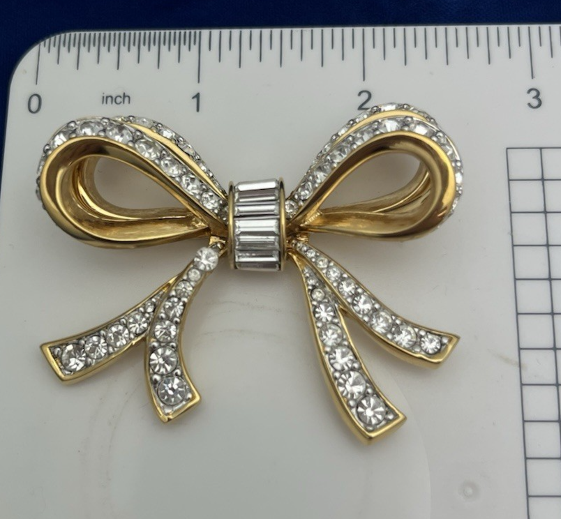 Swarovski Swan Signed Gold Tone Crystal Double Ribbon Bow Brooch Pin 1980s