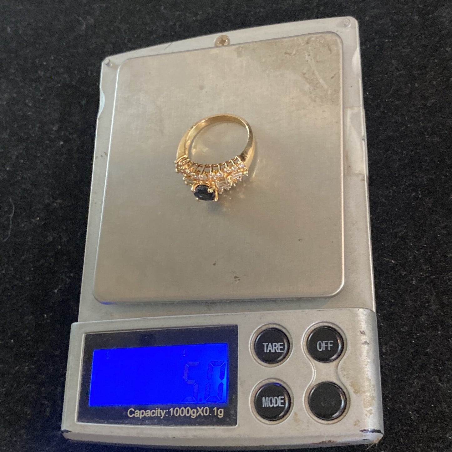 Vintage 14k gold Sapphire and Diamond  Ring Size 6.25 5g total 27 diamonds