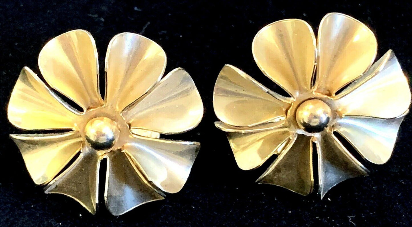 Vintage Large All Metal  Flower Earrings Clip On Gold Tone 3D 1.5"