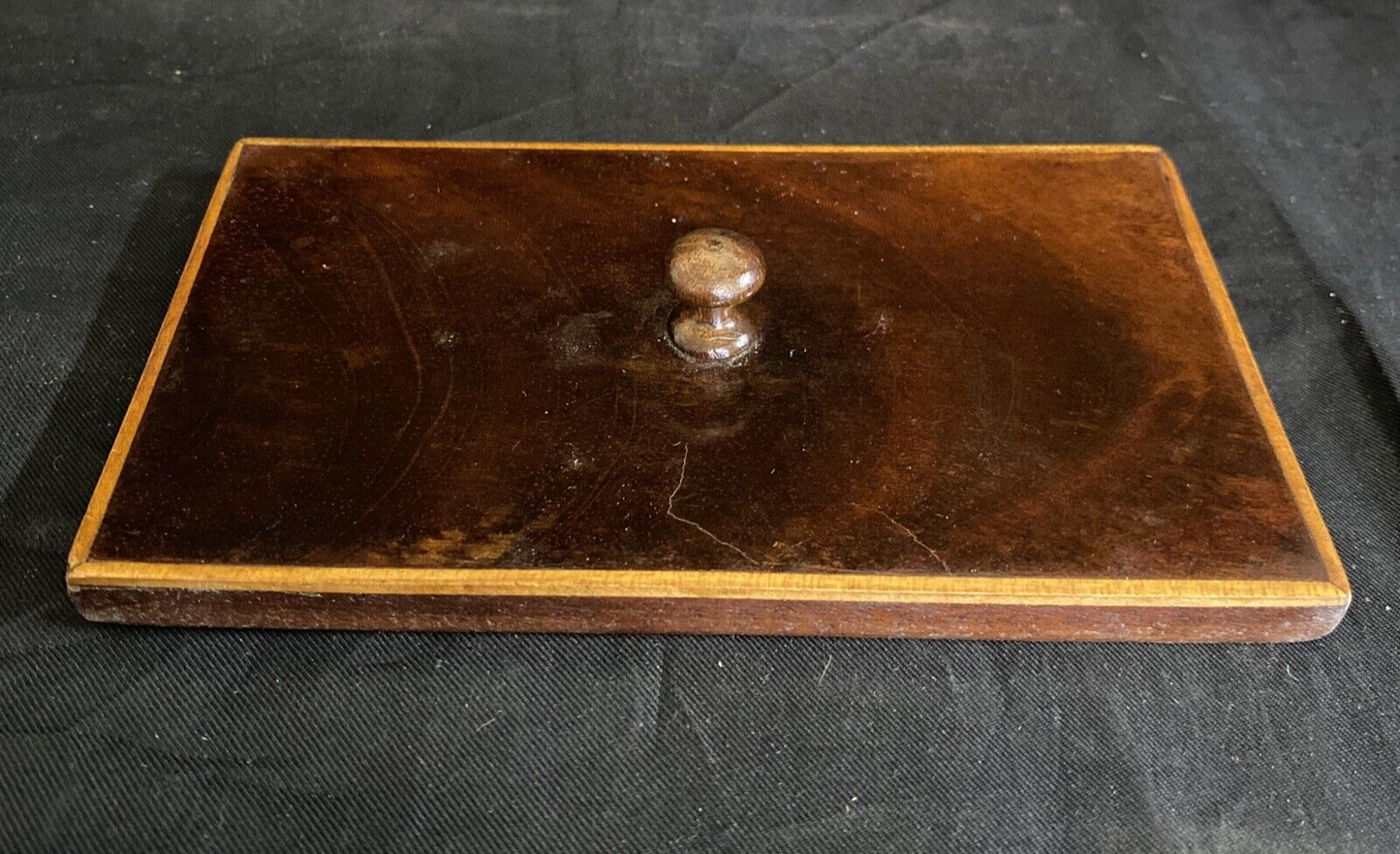 ANTIQUE ENGLISH GEORGIAN INLAID MAHOGANY TEA CADDY W MIXING BOWL SHELL MOTIF 19C