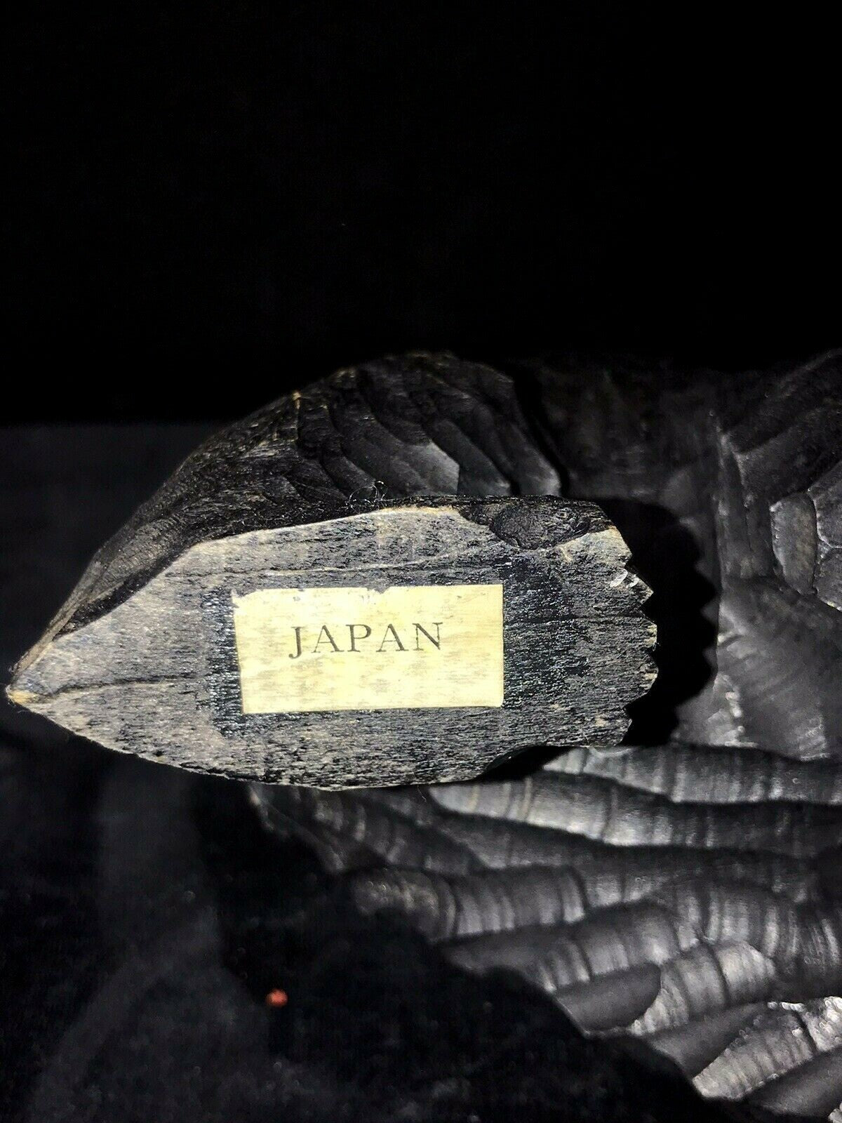 JAPAN: ANTIQUE KAMUY KUMA / BEAR / HOKKAIDO AINU WOODCARVING / GLASS EYES