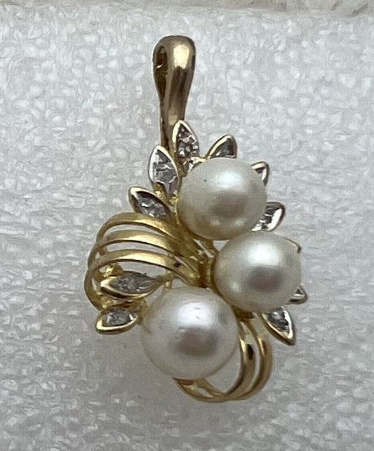 14K Gold Pearl & Diamond Pendant 3.45 g MSRP $1600