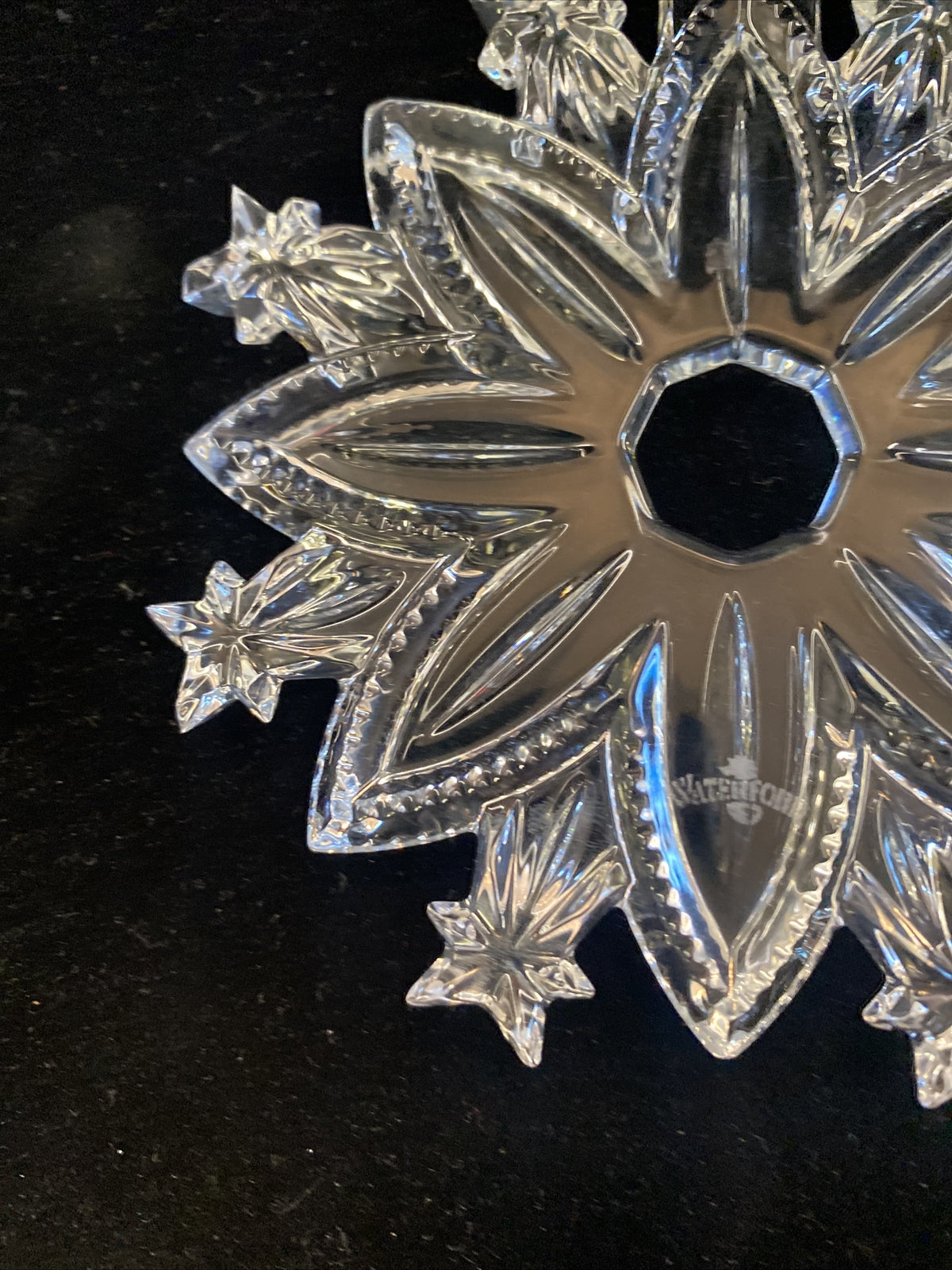 WATERFORD Chrystal 2010 LTD ED. SNOW CRYSTAL ORNAMENT 151916