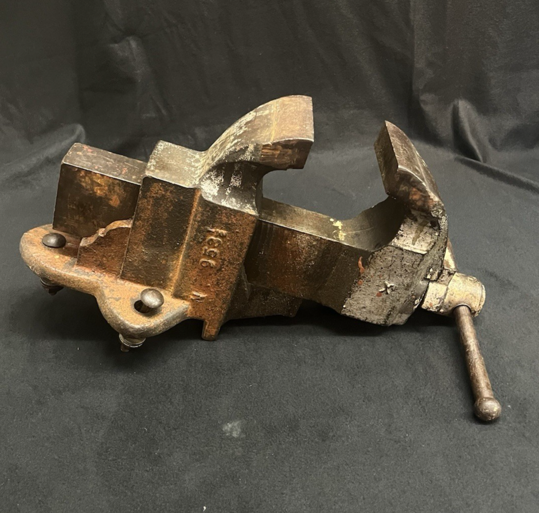 Vise, CHAS. PARKER & Co., Vintage No. 953-1/2 Bench Vise, Weighs 36 lbs., USA