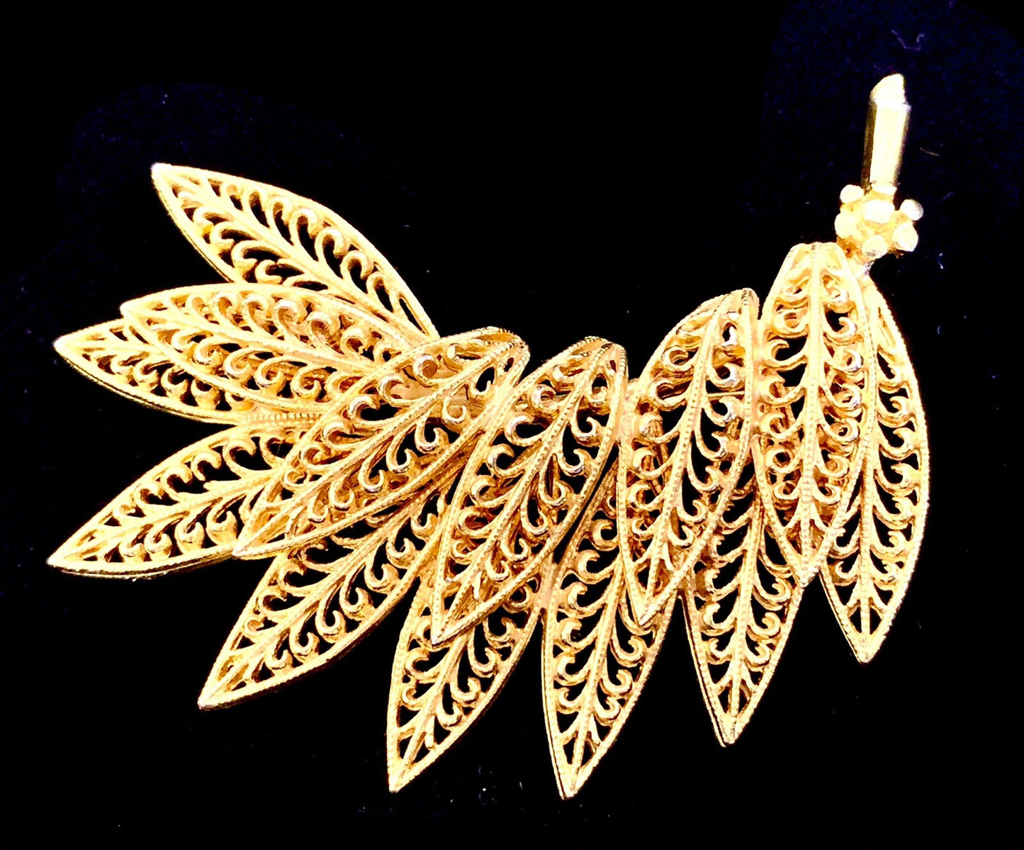 Signed PM Vintage Gold 12 Leaf Layered Brooch Pin 2 3/4" x 2"