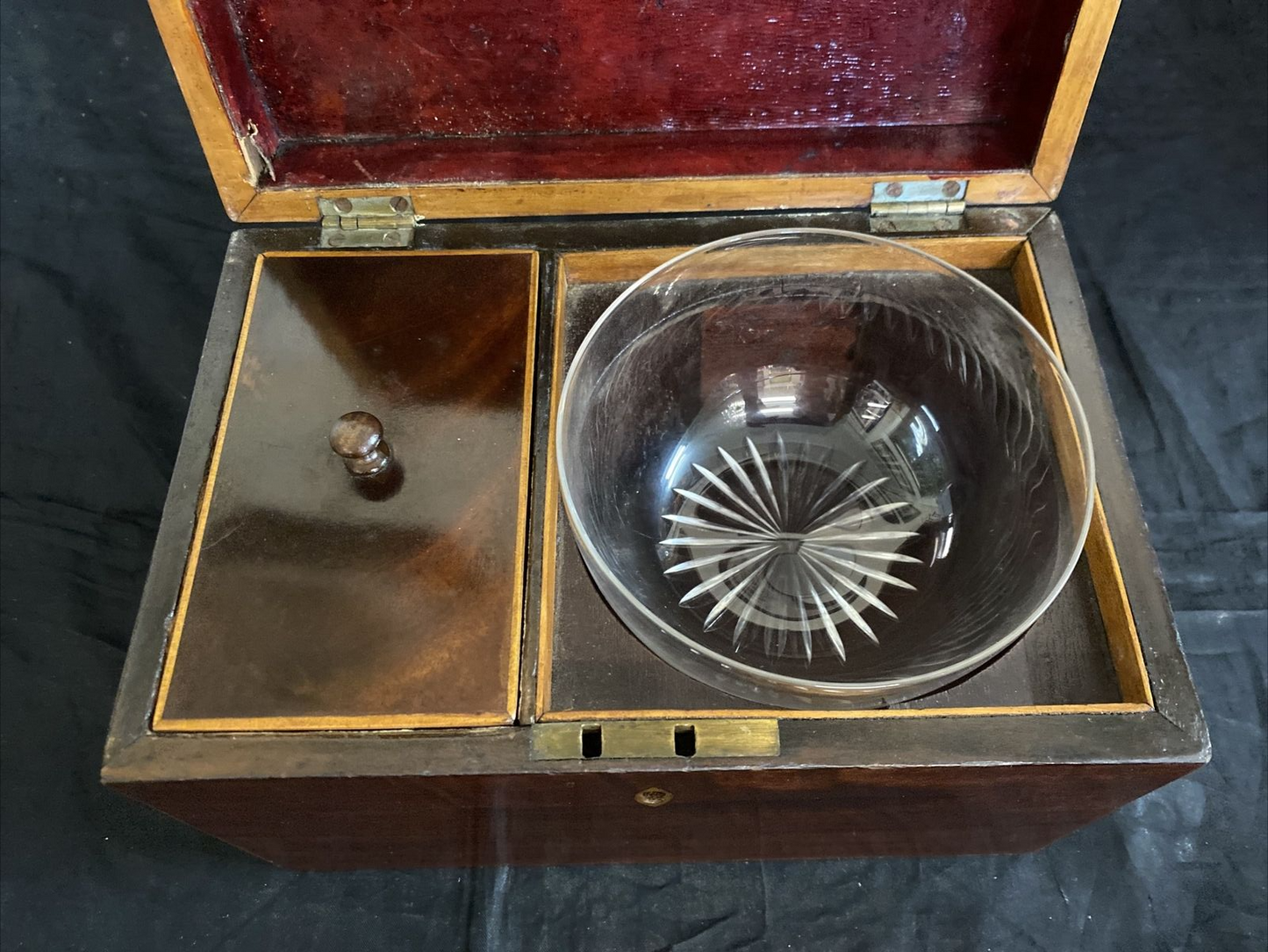 ANTIQUE ENGLISH GEORGIAN INLAID MAHOGANY TEA CADDY W MIXING BOWL SHELL MOTIF 19C