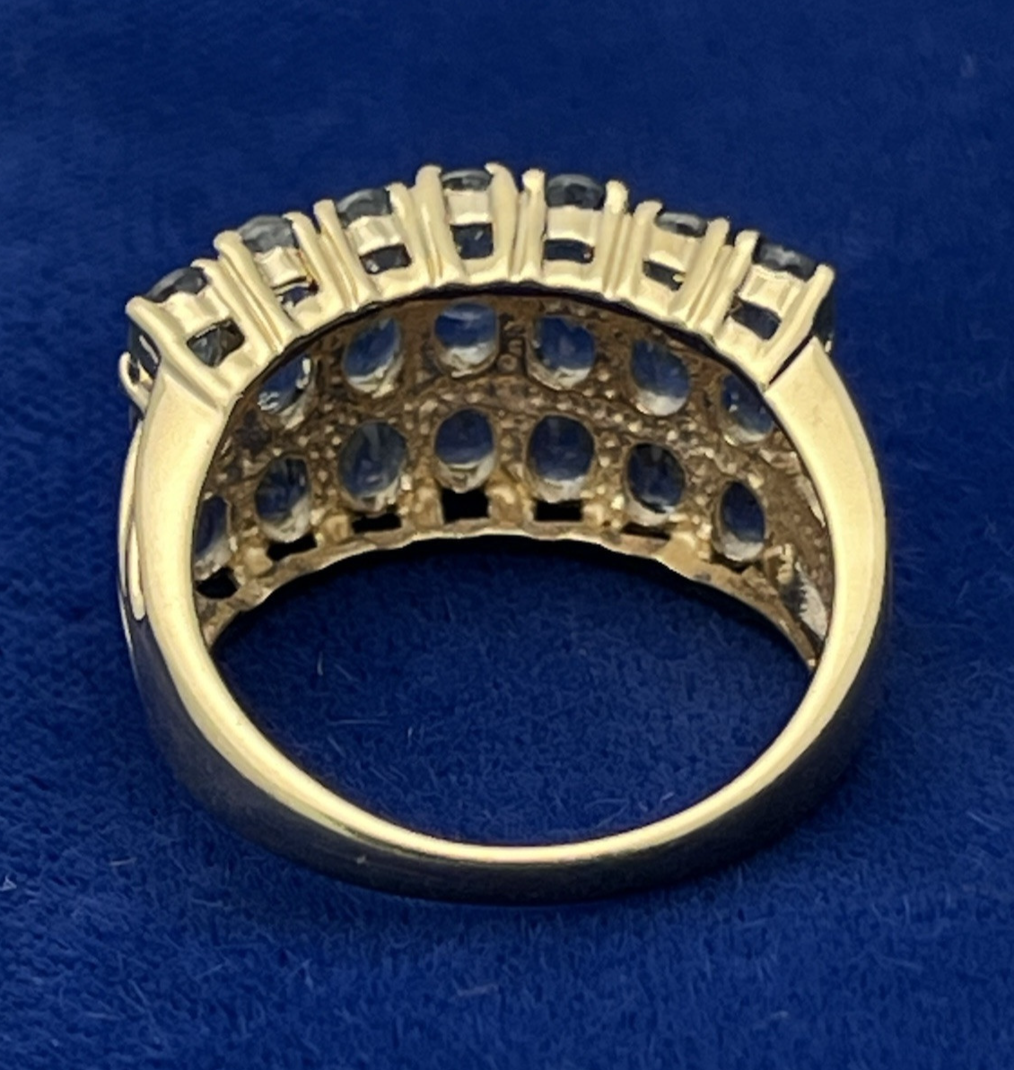 14k Yellow Gold 21 Blue Topaz Ring 5.8 g size 6.75 Thailand CID