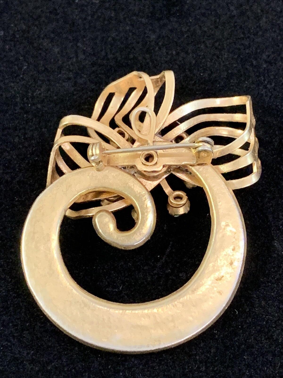 1940's Gold Circle Flower Brooch Pin Pendant  Ribbon with Ruby and Rhinestones