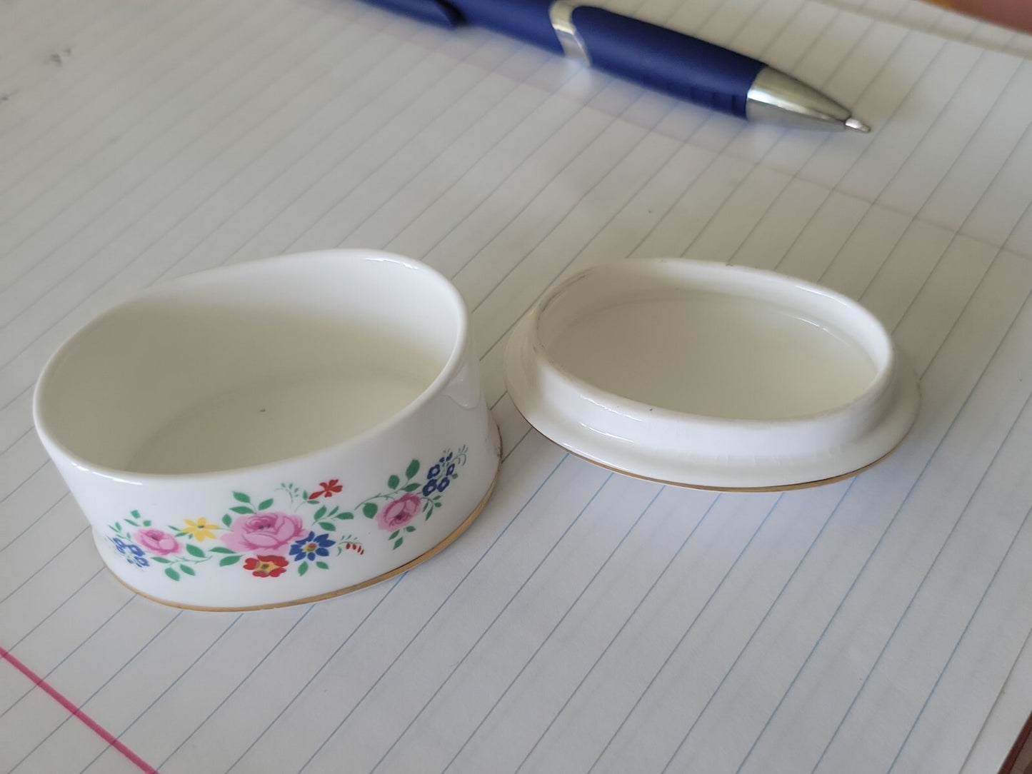 VINTAGE ENGLISH CROWN STAFFORDSHIRE OVAL JEWELRY RING BOX A TRIFLE FROM London