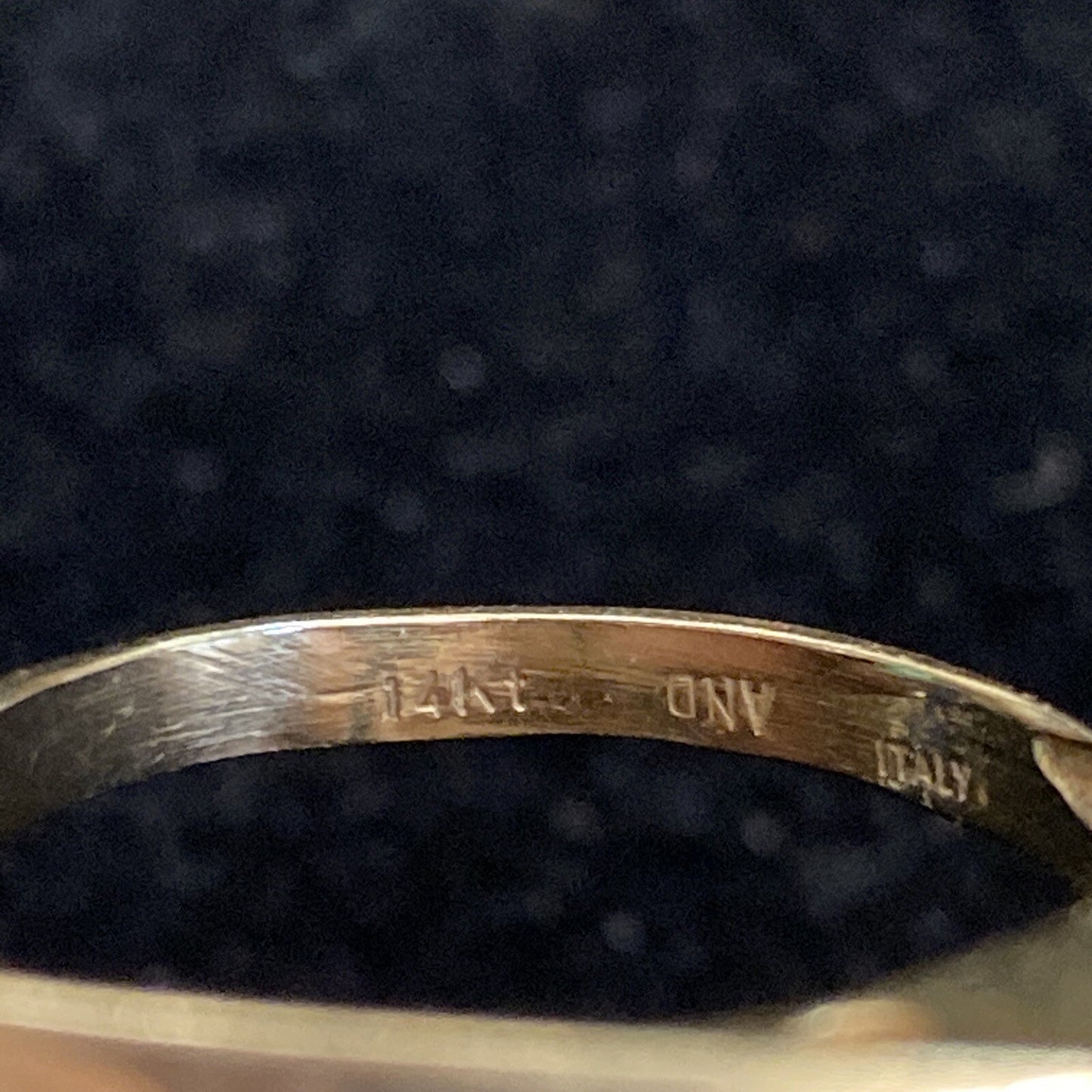 14K Solid Yellow Gold  Modern Ring Italy 6.6 g Signed "AND"  size  7.75  CB5