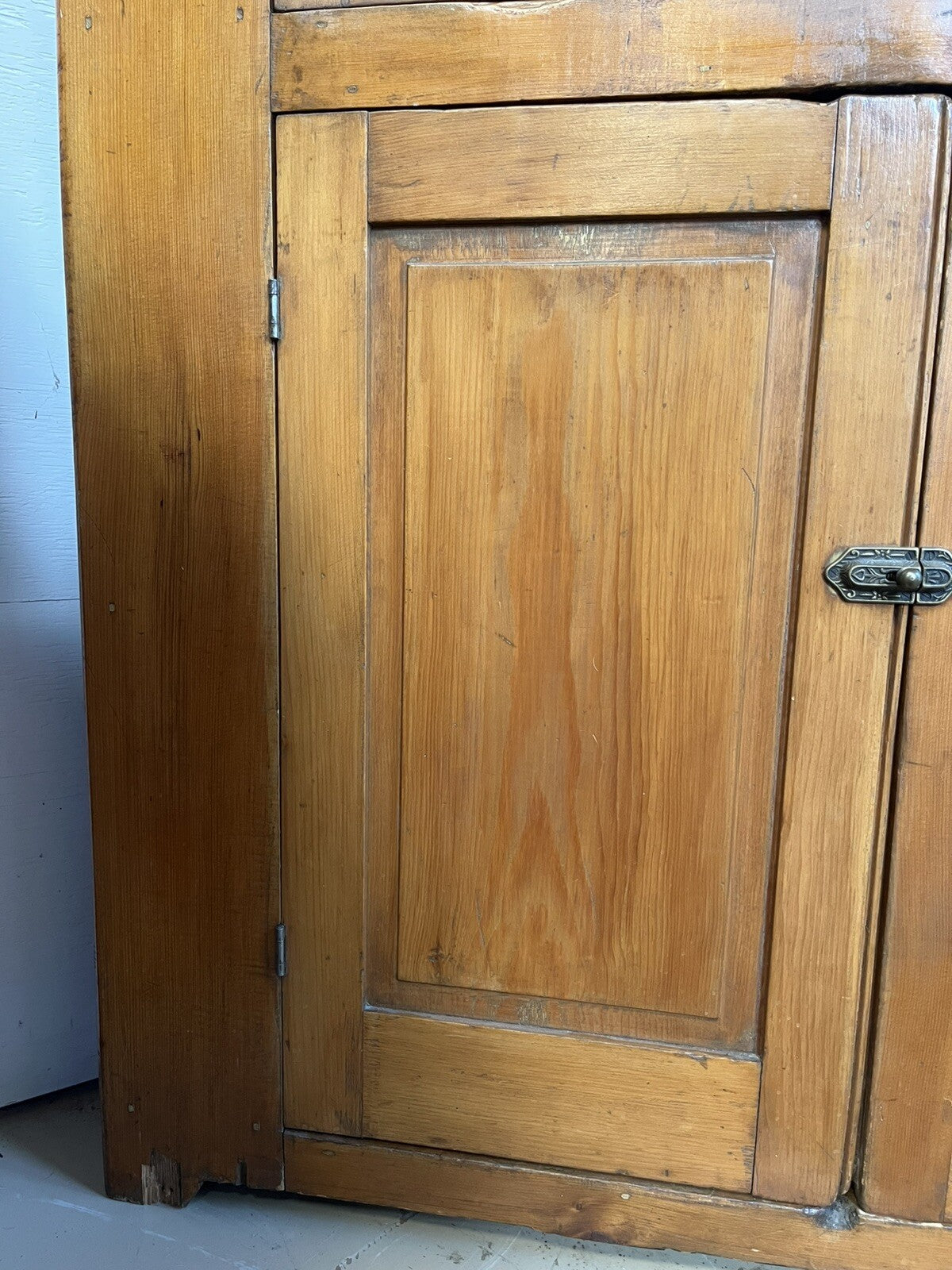 AMERICAN FEDERAL PINE & MAPLE CORNER CUPBOARD 81.5" High