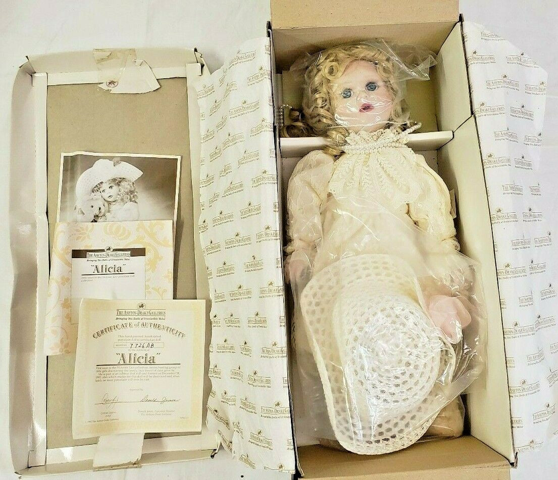 1992 The Ashton-Drake Galleries "Alicia" Porcelain Doll