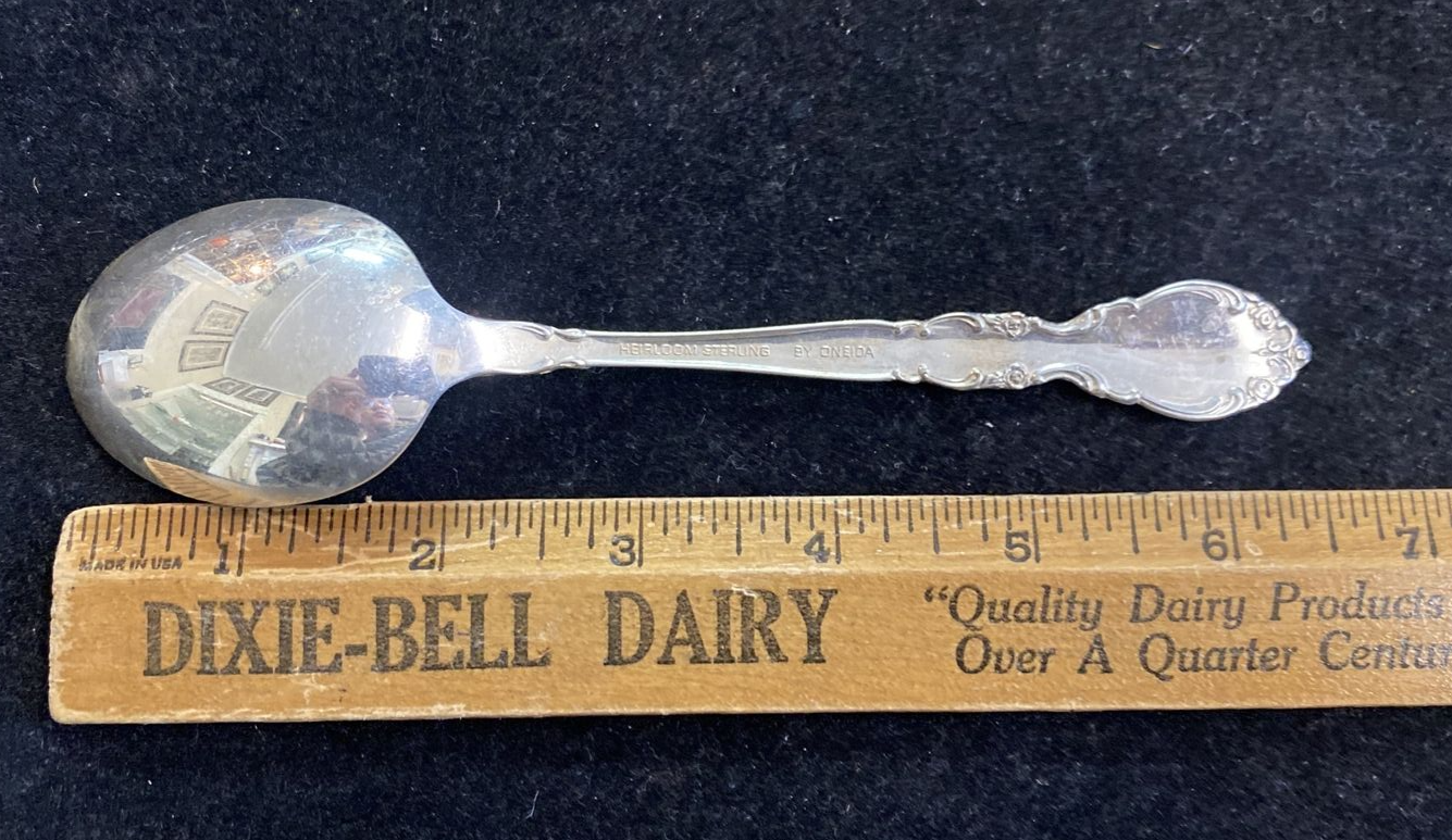 Sterling Heirloom Grandeur by Oneida 6 1/2" Dessert/Soup Spoon 37g 2 Avail