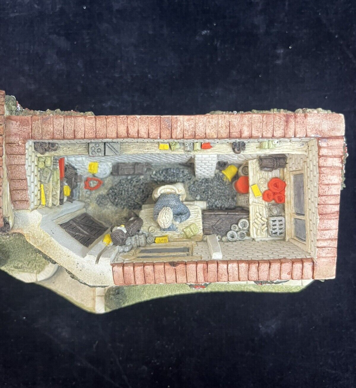 David Winter Cottages Collectors Piece No.6 1989: The Coal Shed w/ box