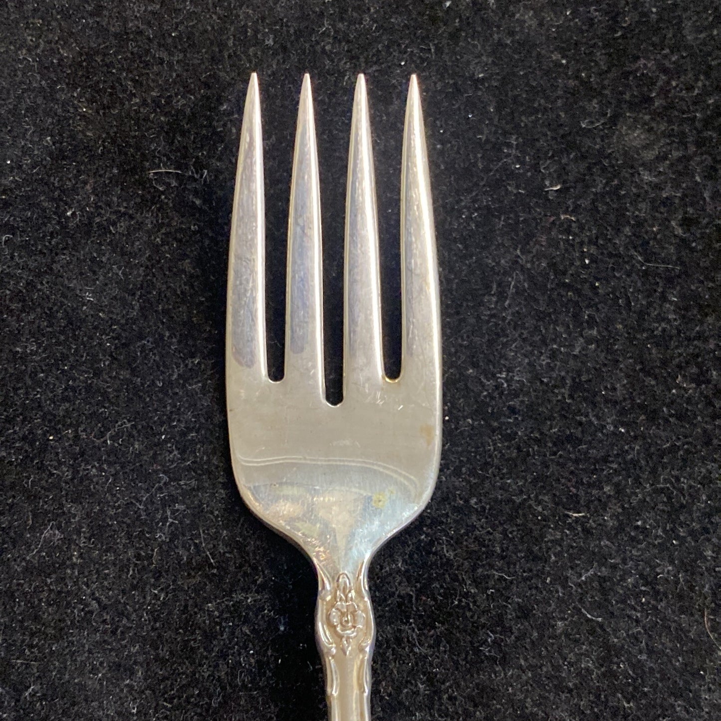 Sterling Heirloom Grandeur Pattern by Oneida 6 5/8" Salad Fork 4 Avail 37.3g ea