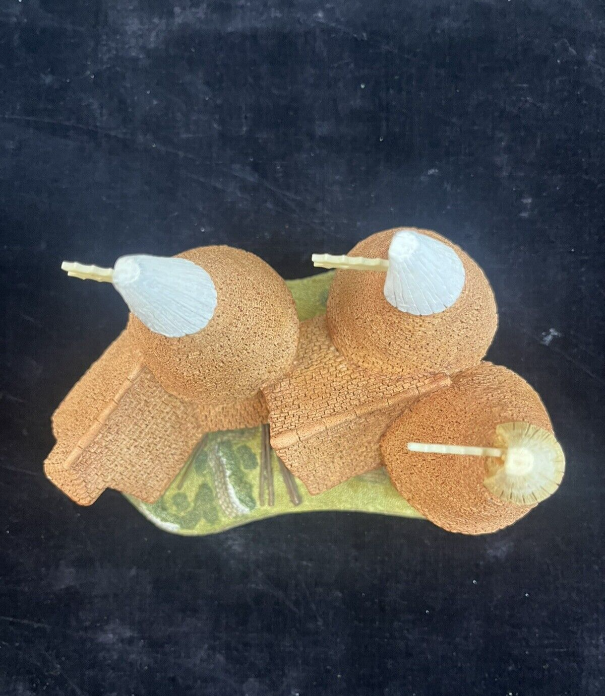 Vintage 1981 David Winter TRIPLE OAST w/ box