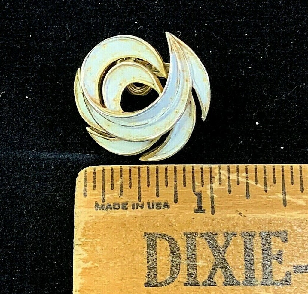 1950's Crown Trifari White Enamel Swirl Brooch Pin and Earrings Set