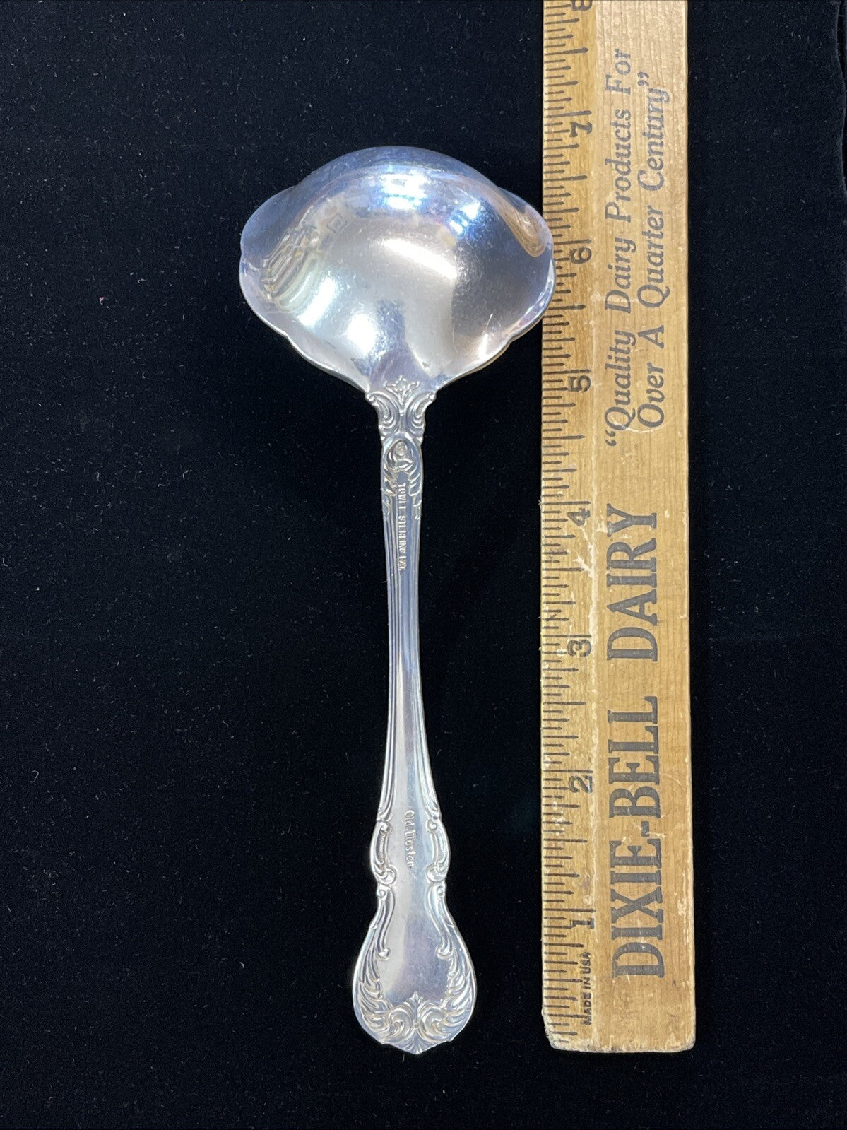 Old Master 1942 Sterling Silver Gravy Ladle by Towle 6 3/4 inches 57g