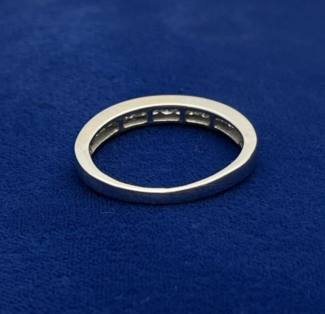 14k White Gold 15 Diamonds (.5 TCW) Band Ring 2.57g Size 7 3/8