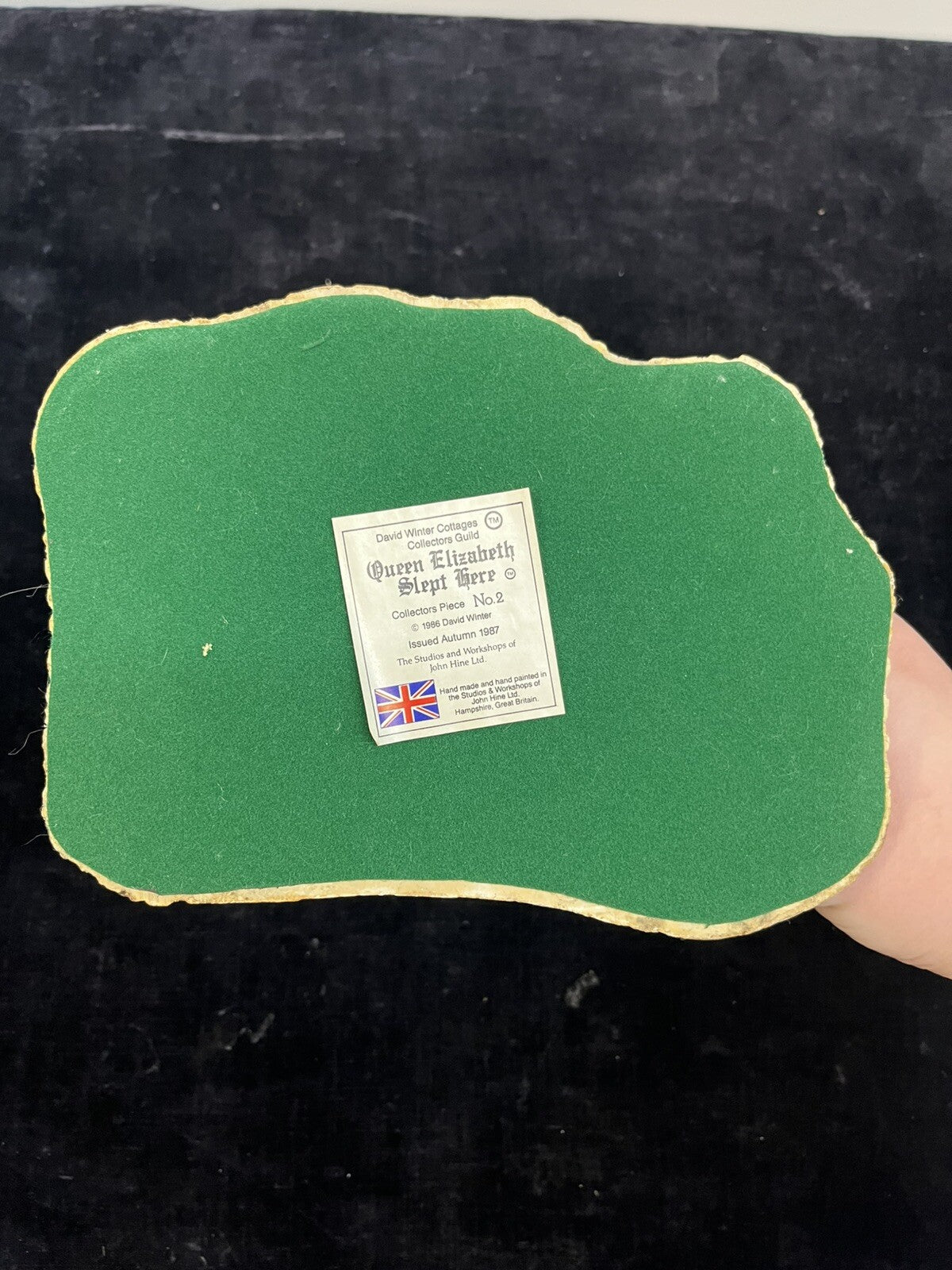 David Winter Queen Elizabeth Slept Here W / COA / Box / Packaging