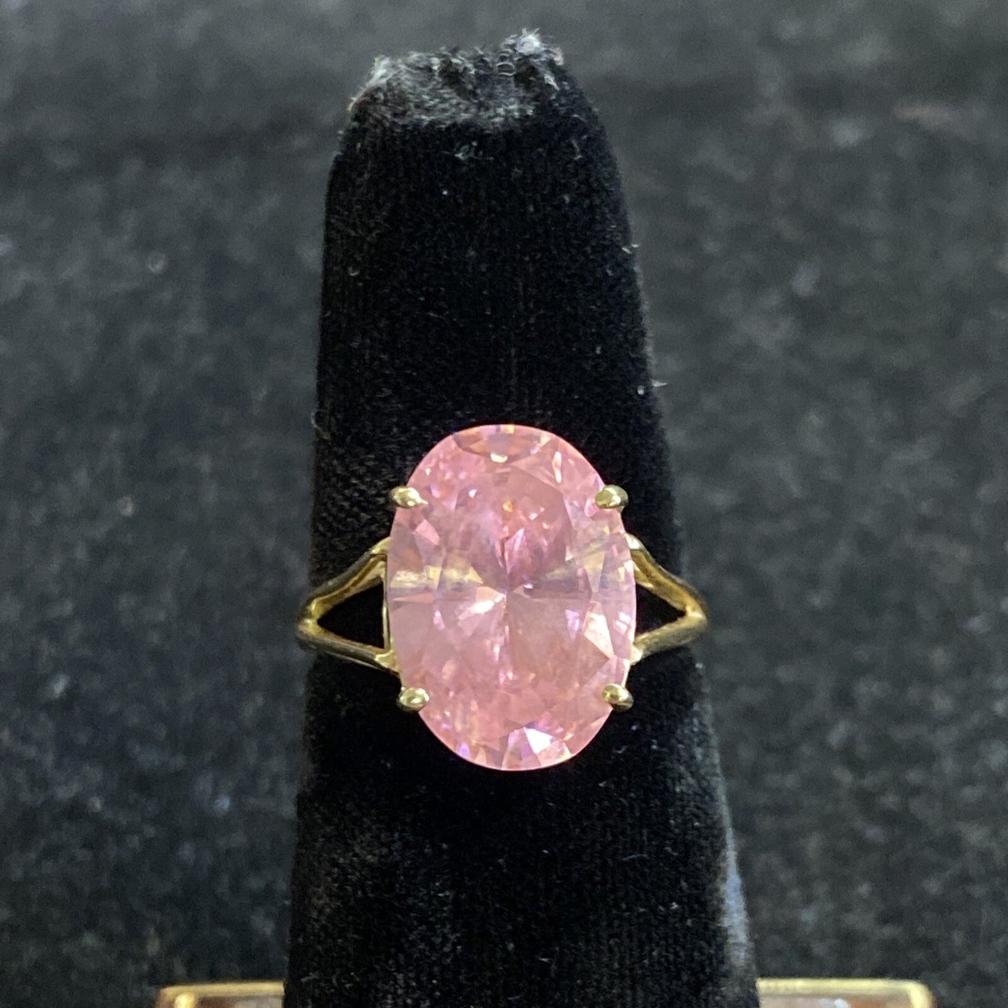 3.9g 14K Yellow Gold Pink Ice CZ Ring Size 5.75