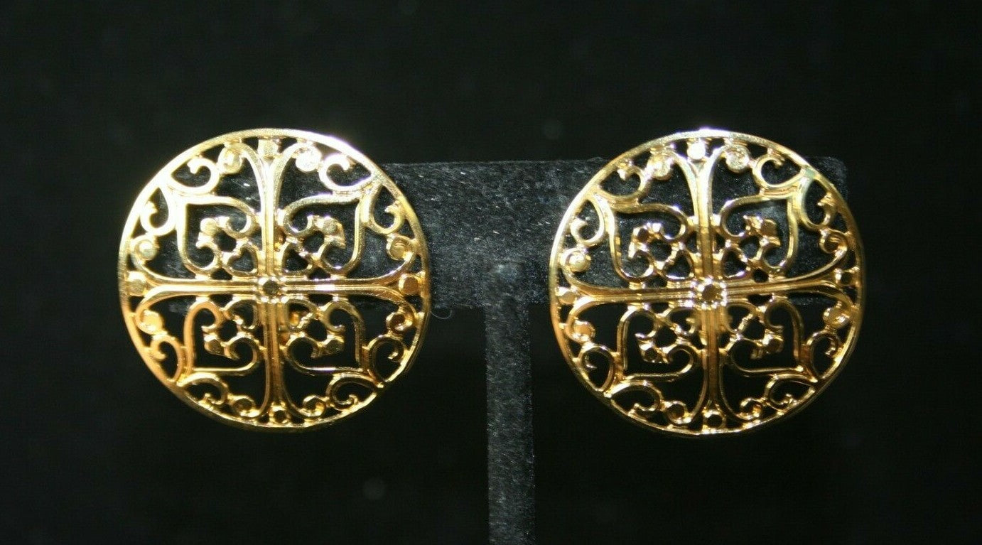 1980s Napier Filgree Round clip screwback earrings Goldtone 1.5"