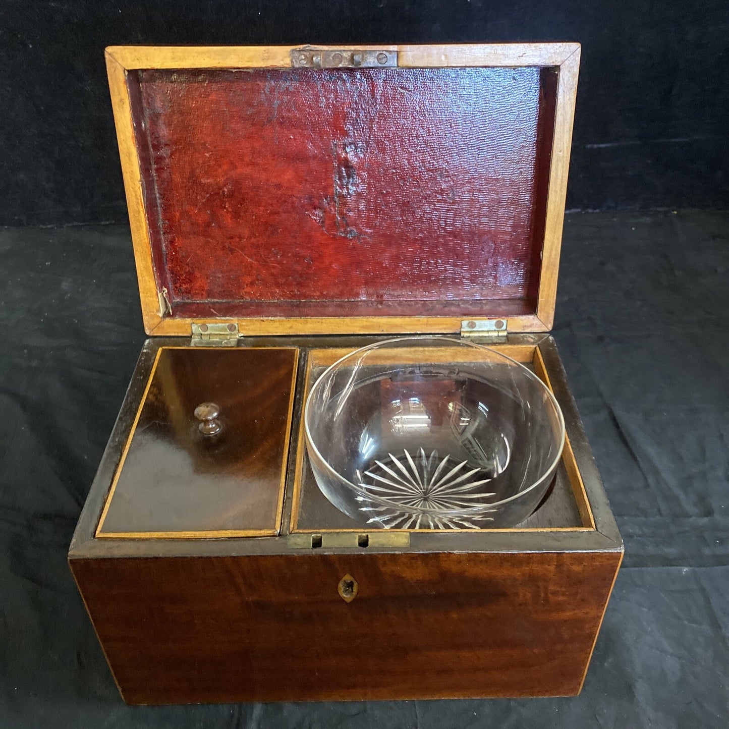 ANTIQUE ENGLISH GEORGIAN INLAID MAHOGANY TEA CADDY W MIXING BOWL SHELL MOTIF 19C