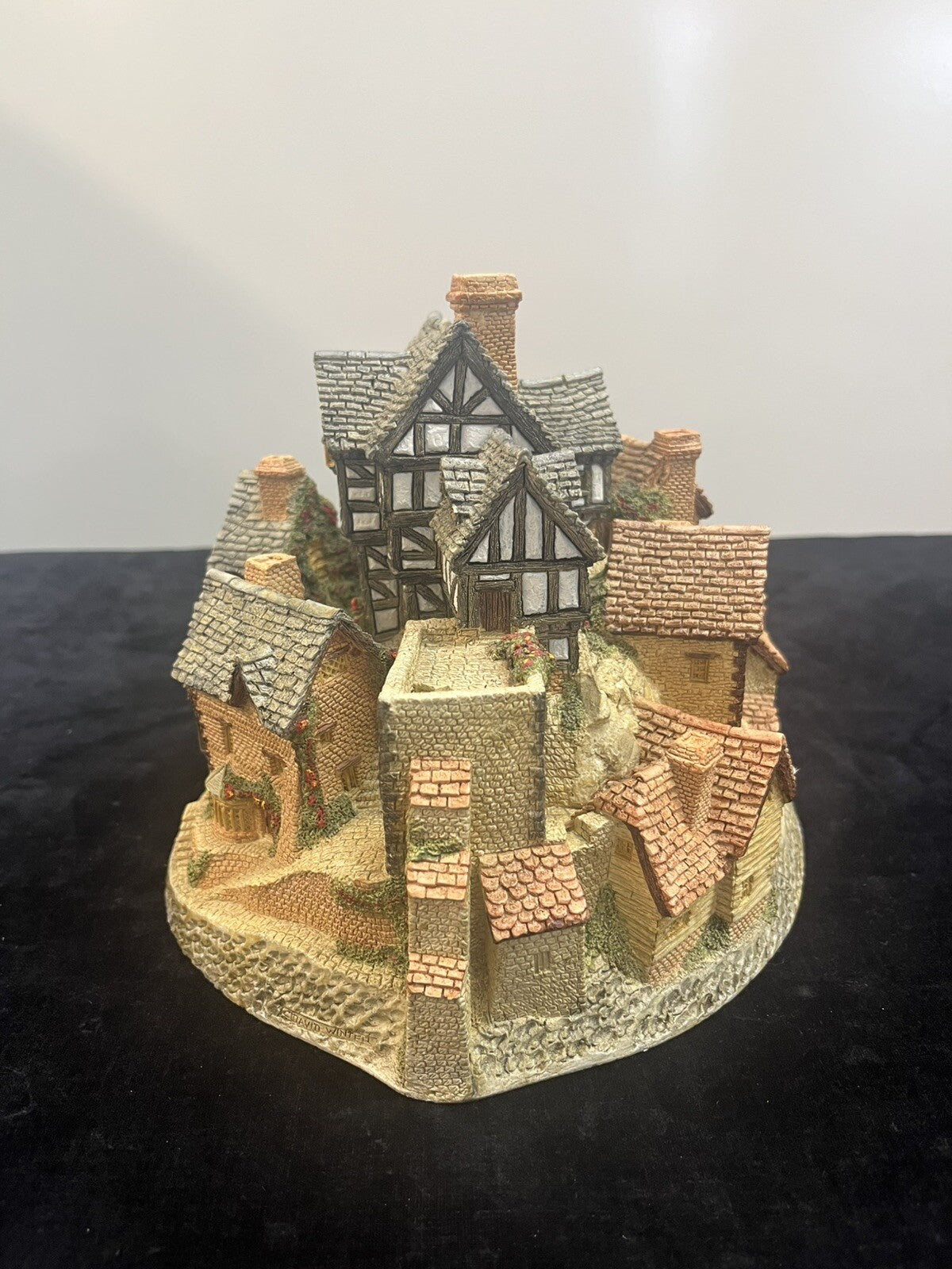 Vtg David Winter Cottages "The Village"   England  1981 Retired