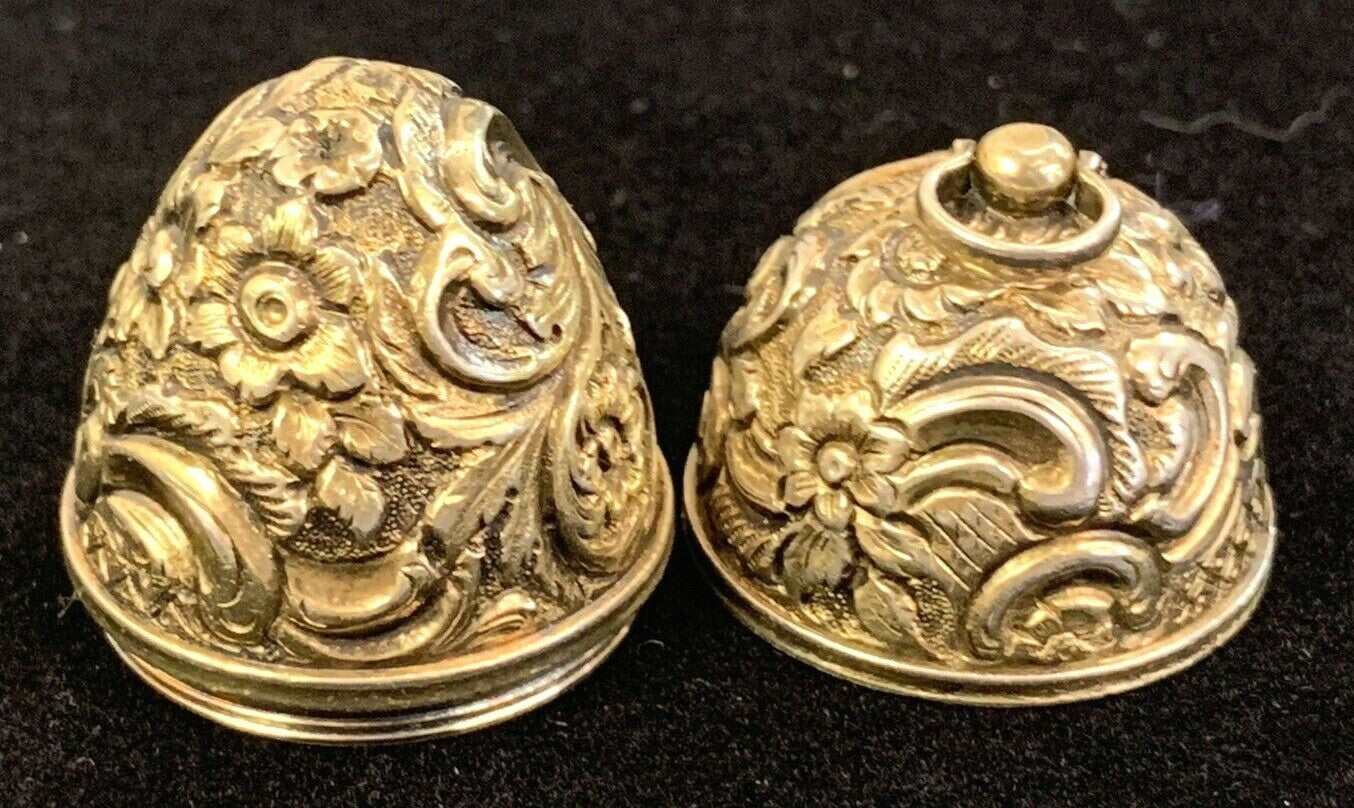 Ornate Silver Gilt Repousse Cachou Patch Snuff Box Georgian London 1760 Pendant