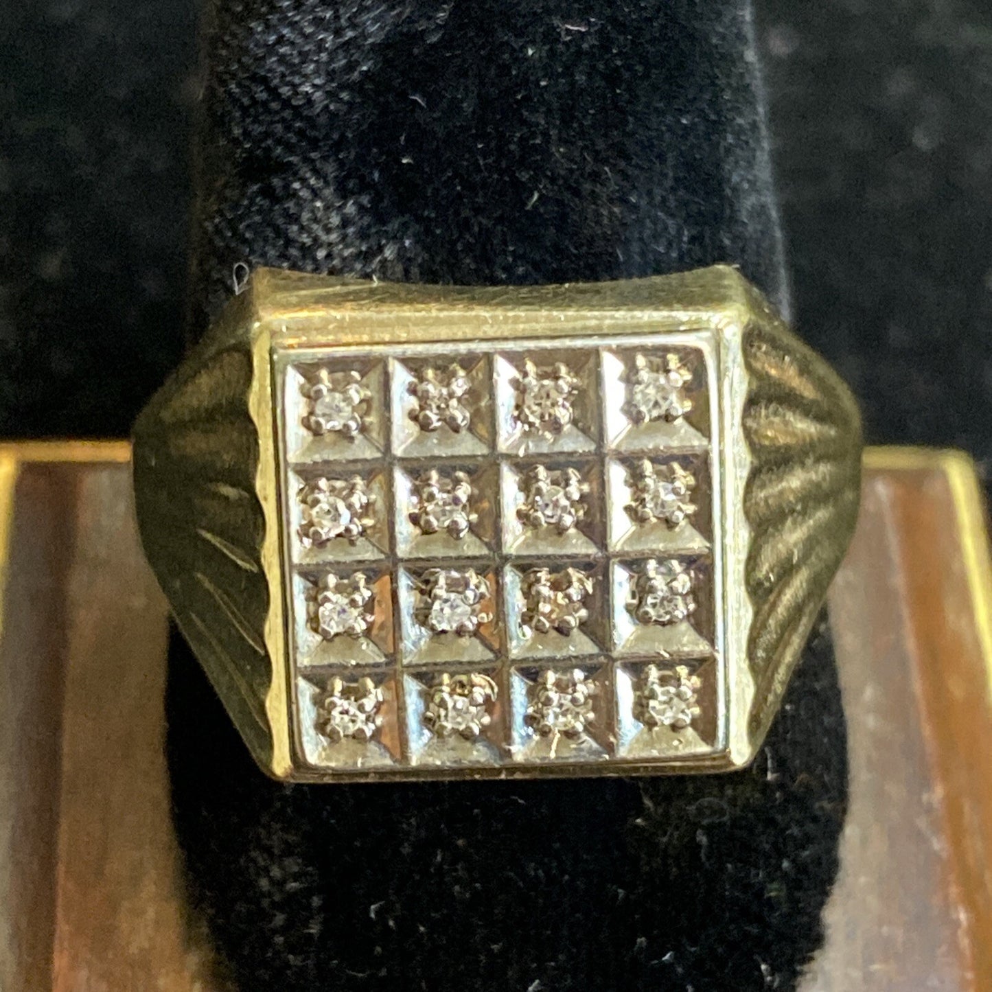 8G Men's 10k Yellow & White Gold .16cts Diamond TW Ring Size 12.25