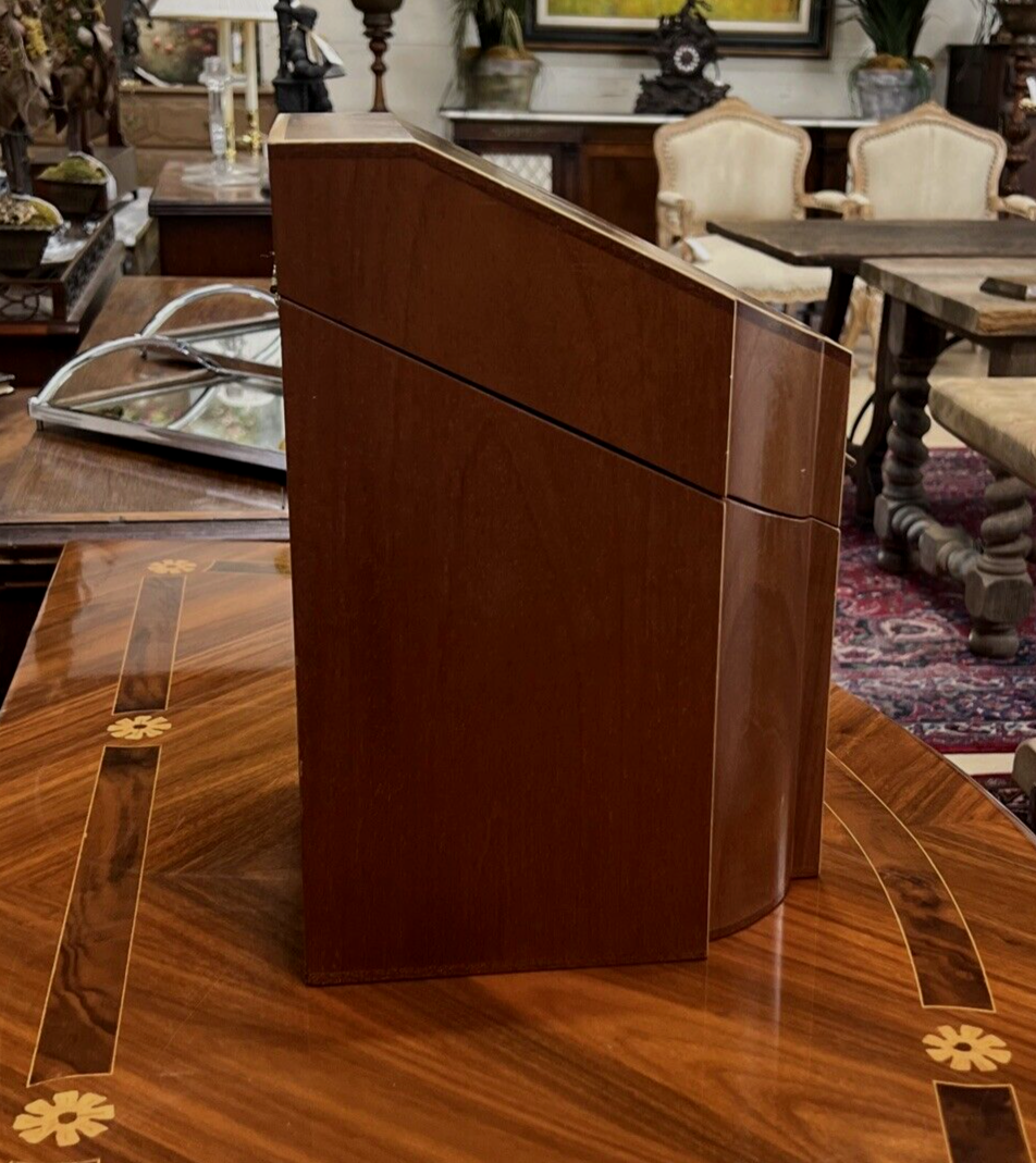 Neoclassical Hepplewhite style Open Mahogany Knife Box Storage