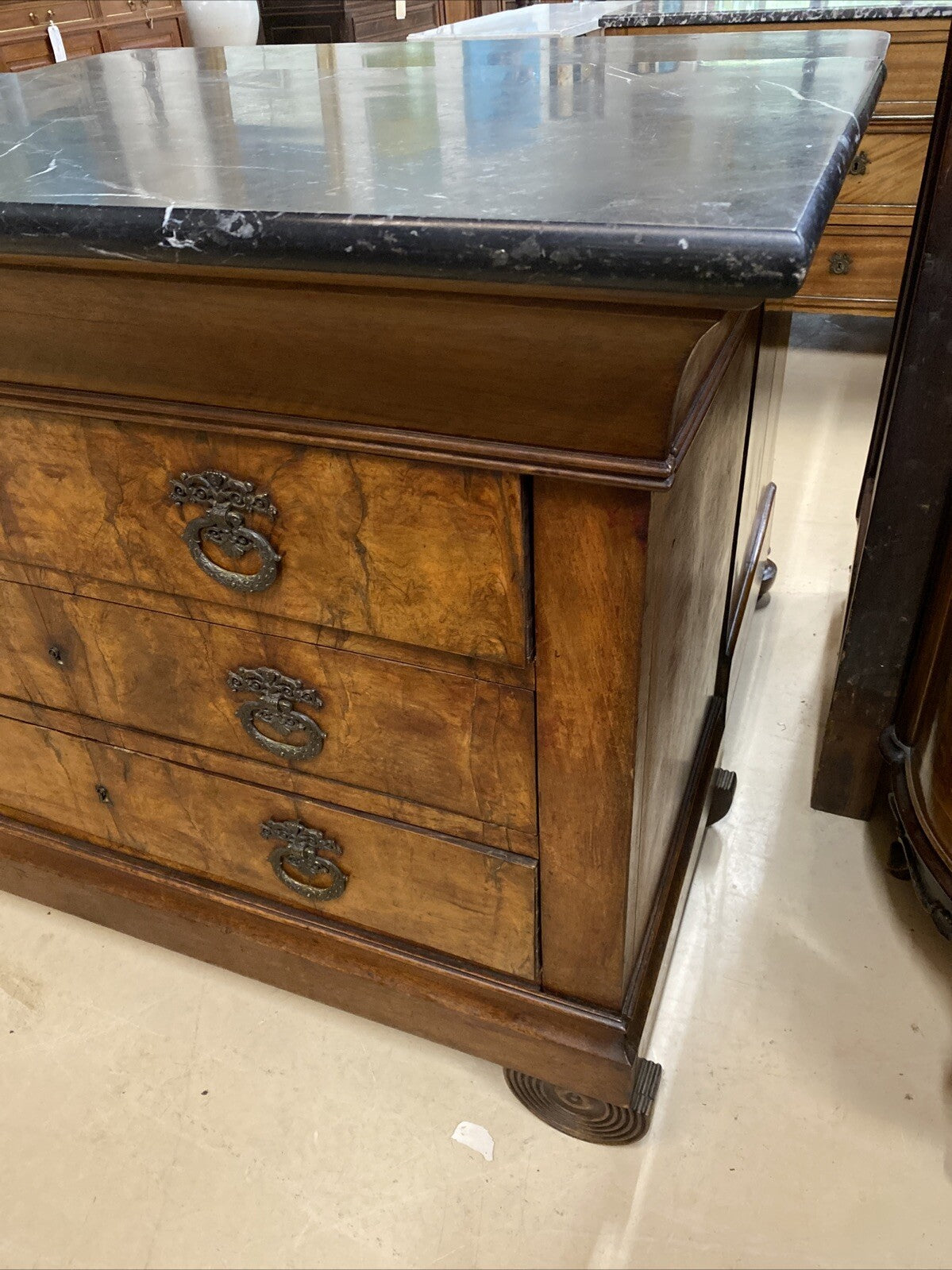 ANTIQUE FRENCH LOUIS PHILIPPE PERIOD MARBLE-TOP BURLED WALNUT COMMODE CHEST