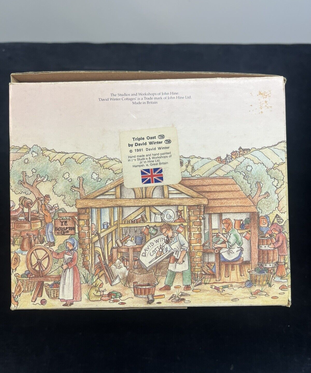 Vintage 1981 David Winter TRIPLE OAST w/ box