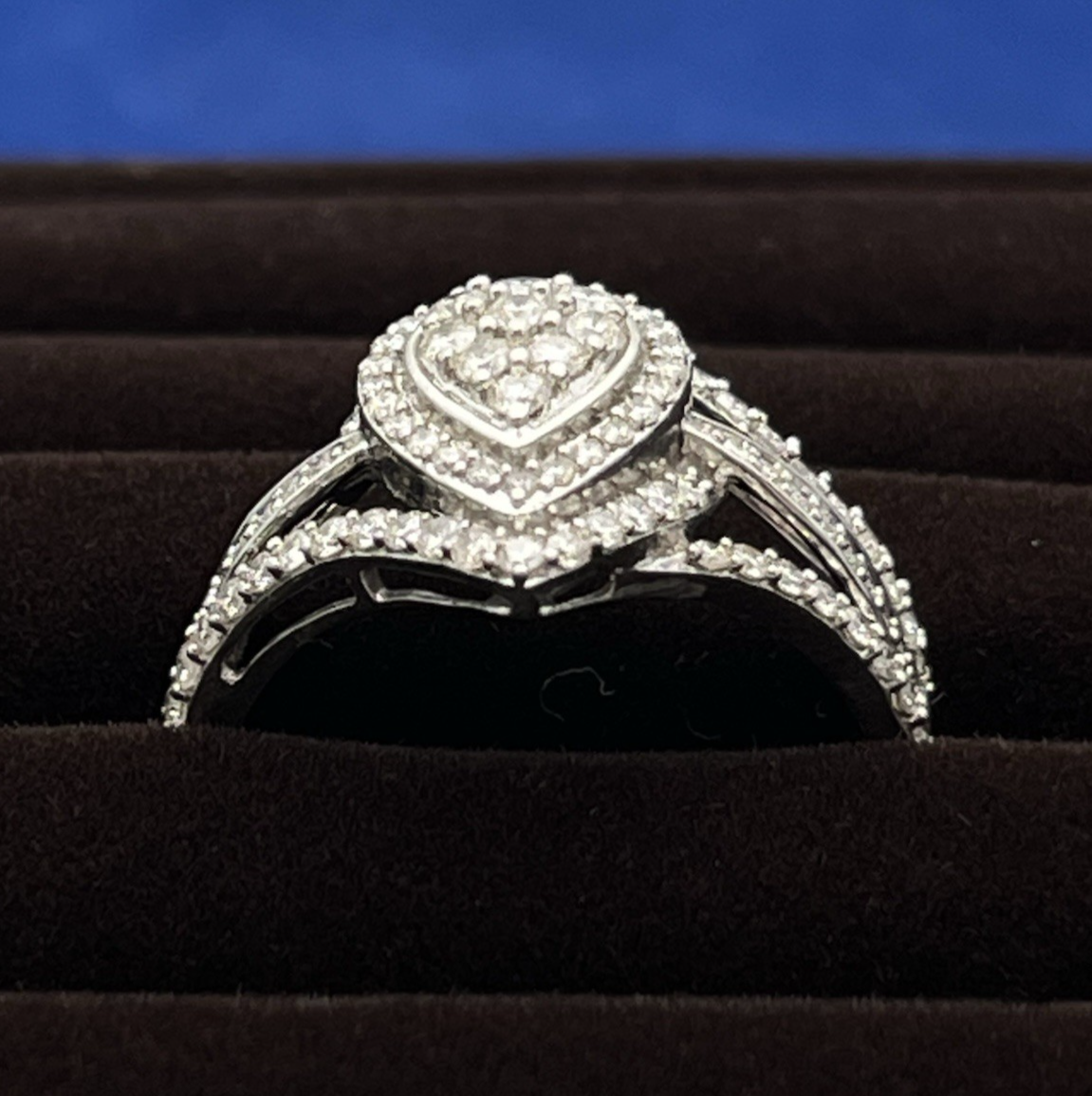 10k White Gold 1 CT TW Diamond Pear Shaped Ring 3.2g