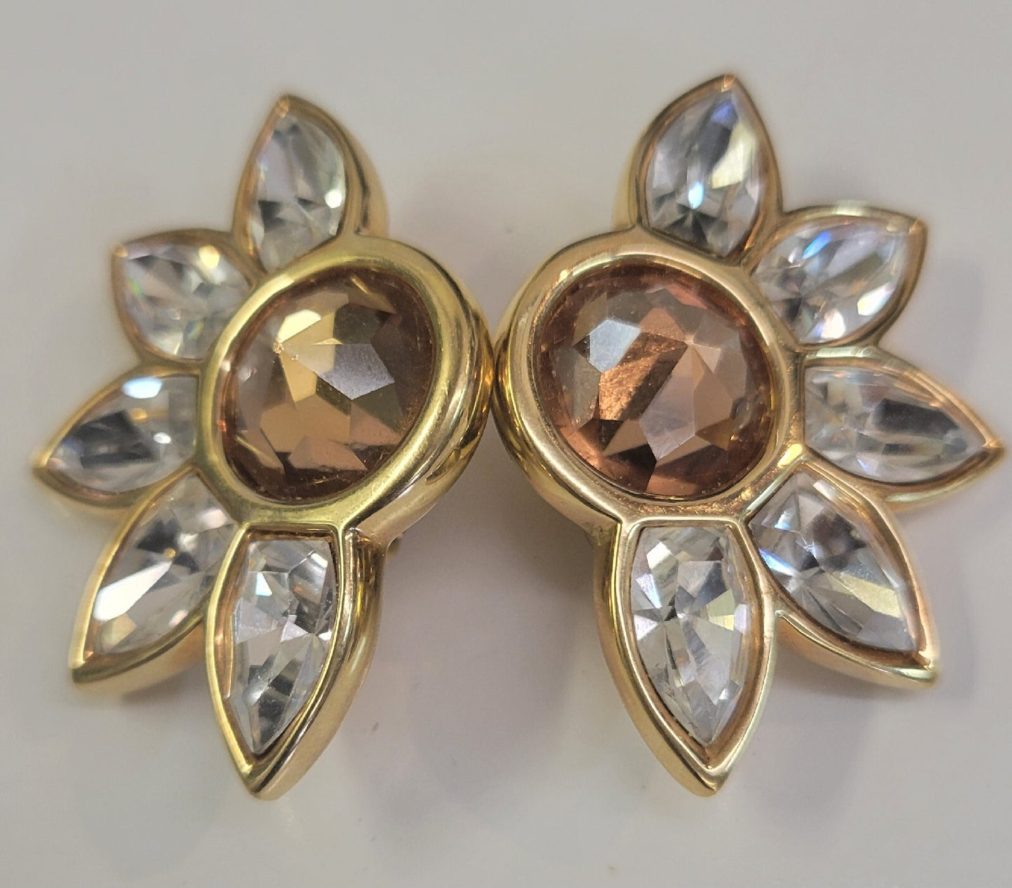 SWAROVSKI Crystal SAL Signed Gorgeous Vintage Clip Earrings