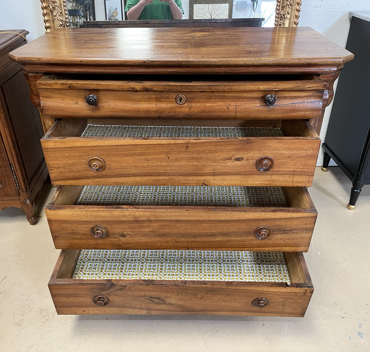 ANTIQUE PERIOD FRENCH LOUIS PHILIPPE WALNUT COMMODE CHEST OF DRAWERS