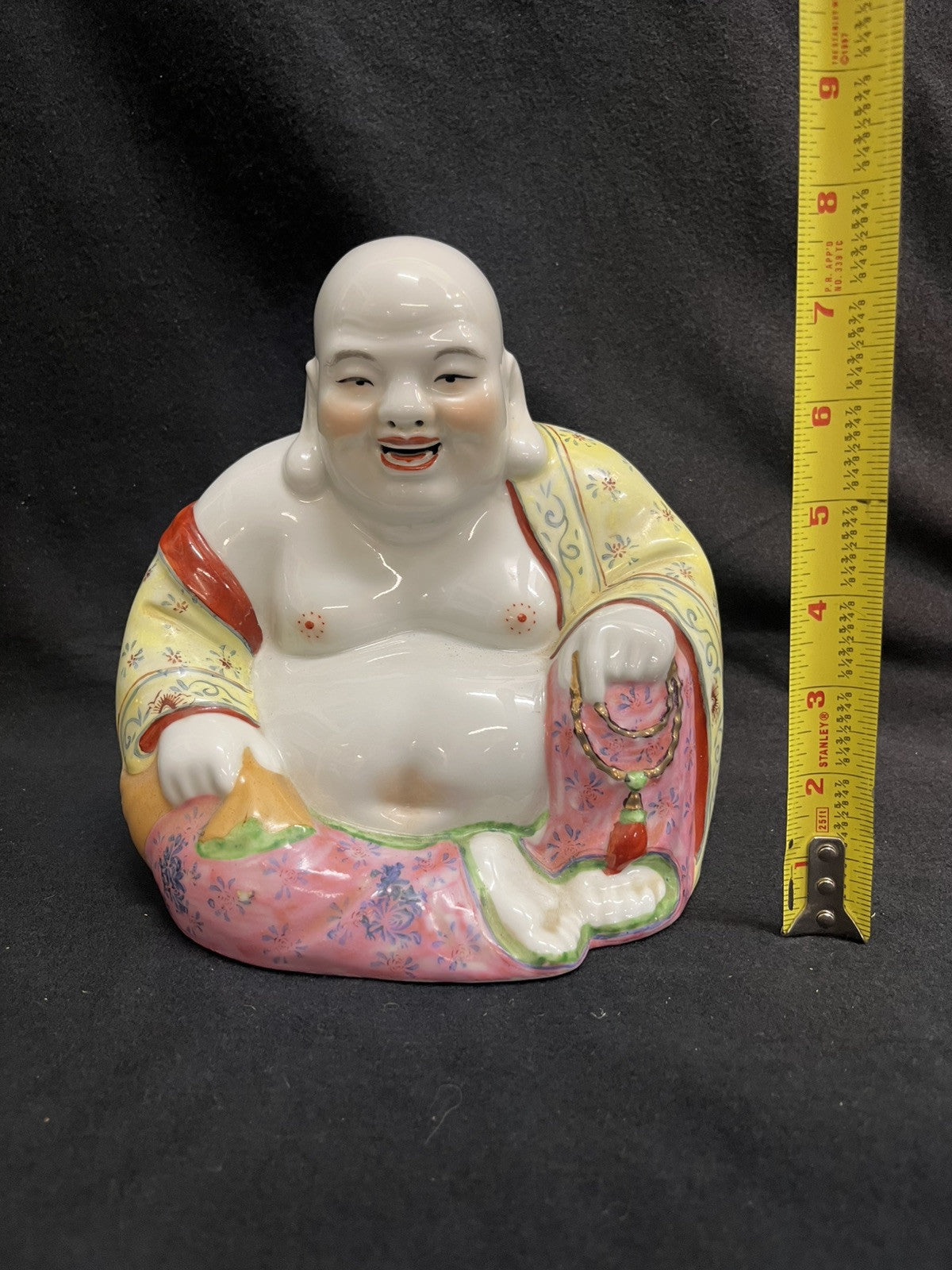 PAIR OF CHINESE FAMILLE ROSE PORCELAIN FIGURES OF SEATED BUDAI BUDDAH