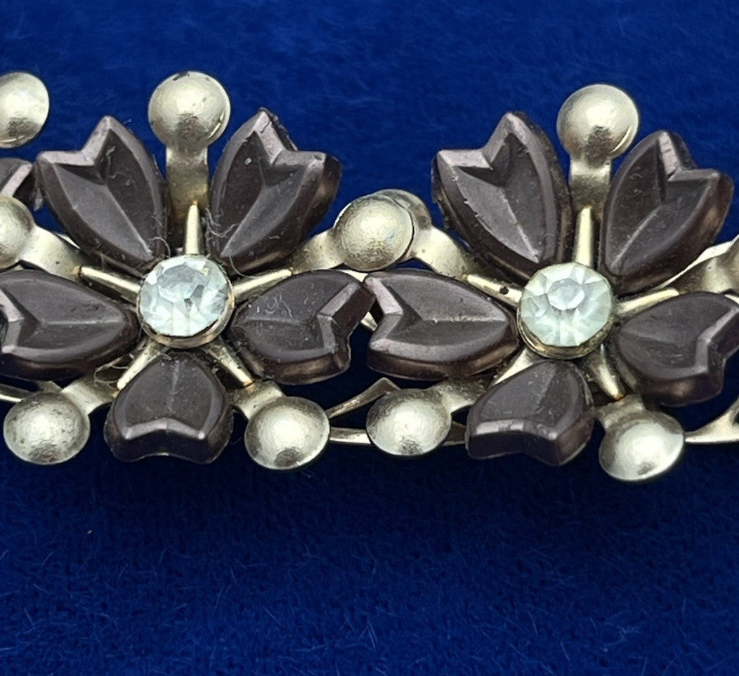 Vintage 1940's  Metal 3 D Flowers Rhinestone Center 10 Link Bracelet Beautiful!